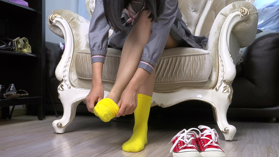 Sexy Asian Girls Feet  NO.054 雪菲脱掉帆布鞋把脚纹路给你看[227P 600.2M]_第11集