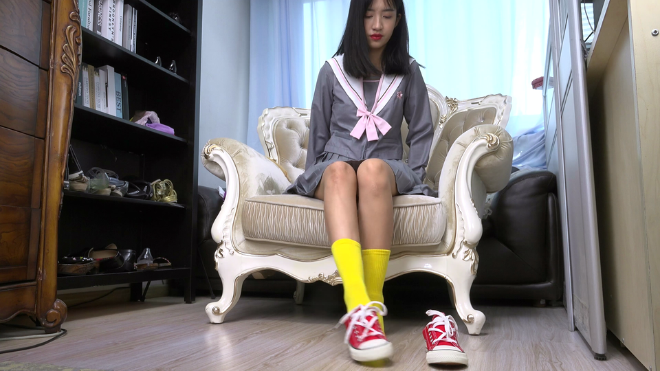 Sexy Asian Girls Feet  NO.054 雪菲脱掉帆布鞋把脚纹路给你看[227P 600.2M]_第11集