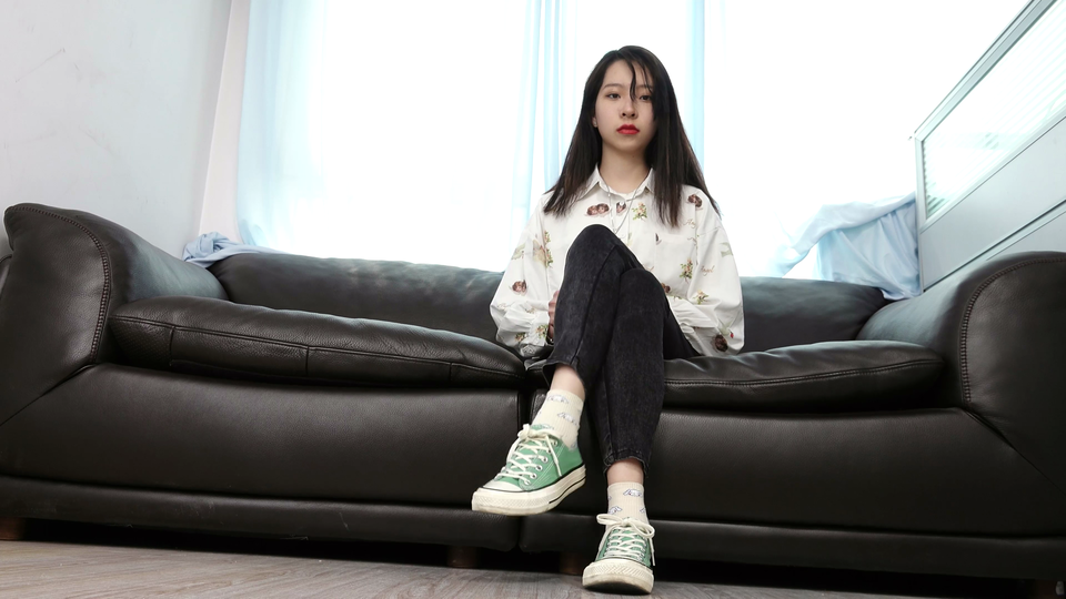 Sexy Asian Girls Feet NO.035-初恋般记忆的小女生YIYI近距离秀脚[239P-457M]_第1集