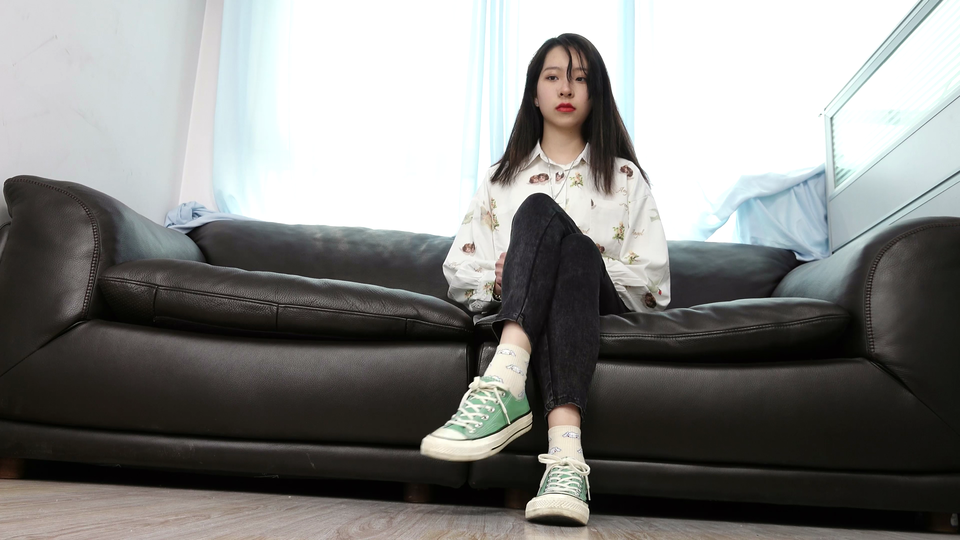 Sexy Asian Girls Feet NO.035-初恋般记忆的小女生YIYI近距离秀脚[239P-457M]_第1集