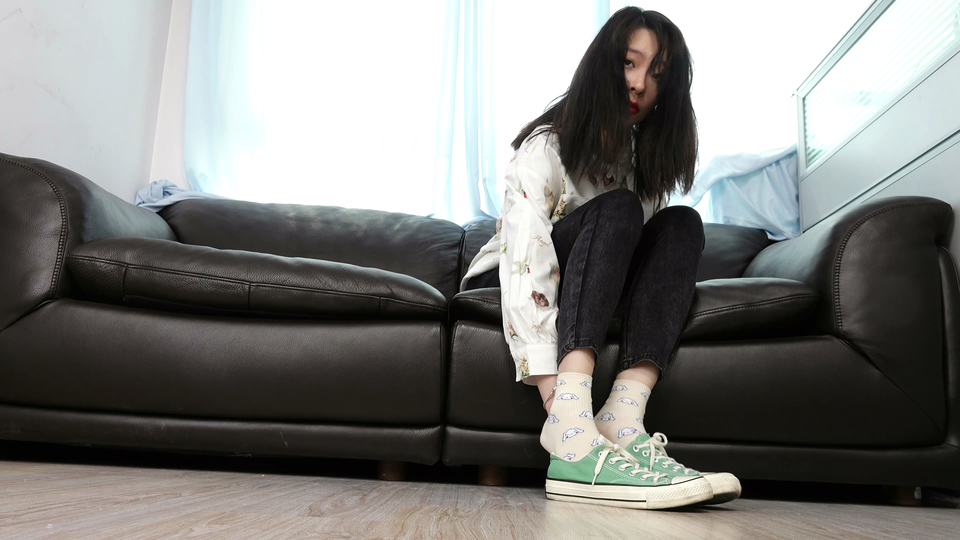 Sexy Asian Girls Feet NO.035-初恋般记忆的小女生YIYI近距离秀脚[239P-457M]_第1集