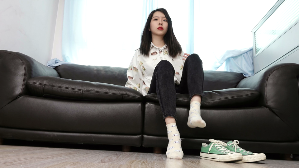 Sexy Asian Girls Feet NO.035-初恋般记忆的小女生YIYI近距离秀脚[239P-457M]_第2集