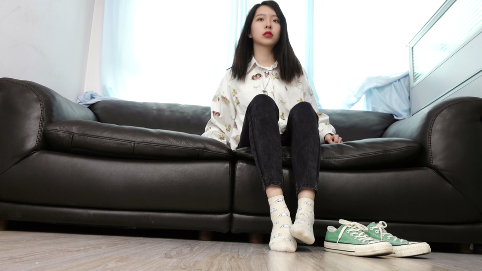 Sexy Asian Girls Feet NO.035-初恋般记忆的小女生YIYI近距离秀脚[239P-457M]_第2集