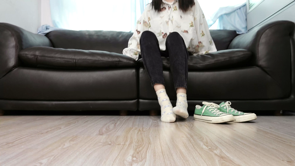 Sexy Asian Girls Feet NO.035-初恋般记忆的小女生YIYI近距离秀脚[239P-457M]_第2集