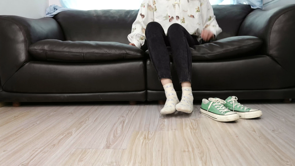 Sexy Asian Girls Feet NO.035-初恋般记忆的小女生YIYI近距离秀脚[239P-457M]_第2集