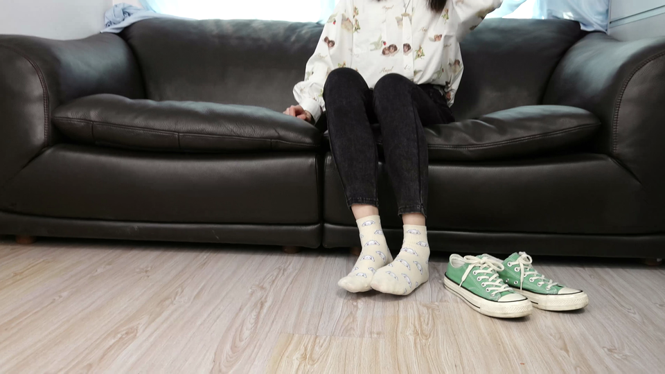 Sexy Asian Girls Feet NO.035-初恋般记忆的小女生YIYI近距离秀脚[239P-457M]_第2集