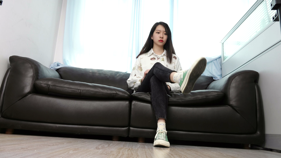 Sexy Asian Girls Feet NO.035-初恋般记忆的小女生YIYI近距离秀脚[239P-457M]_第1集