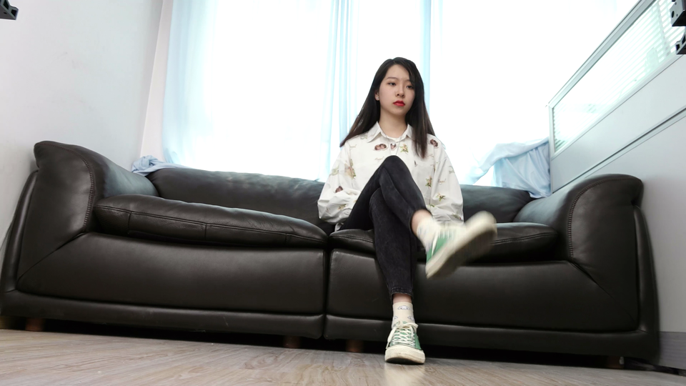 Sexy Asian Girls Feet NO.035-初恋般记忆的小女生YIYI近距离秀脚[239P-457M]_第1集