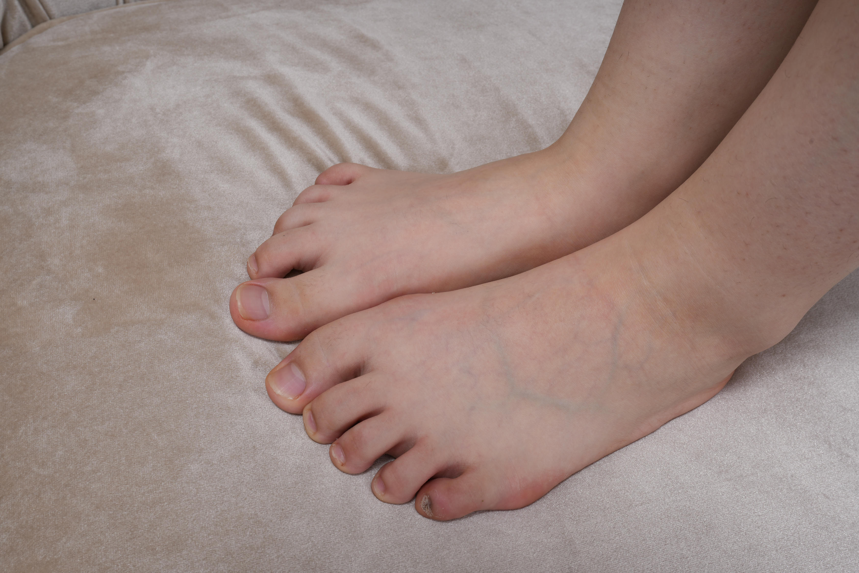 Sexy Asian Girls Feet NO.046 优优展示她的性感的39码的大肥脚丫 裸足 [112P+3.29G]_第2集