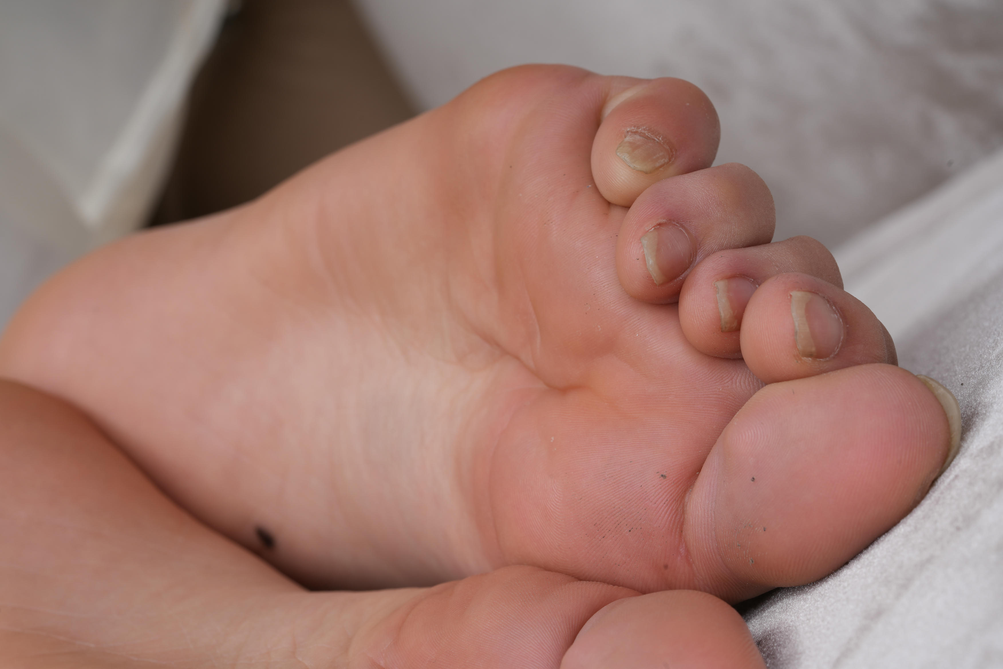 Sexy Asian Girls Feet NO.048 茜茜展示她的挺脏小脚丫 [139P+2.55G]_第6集