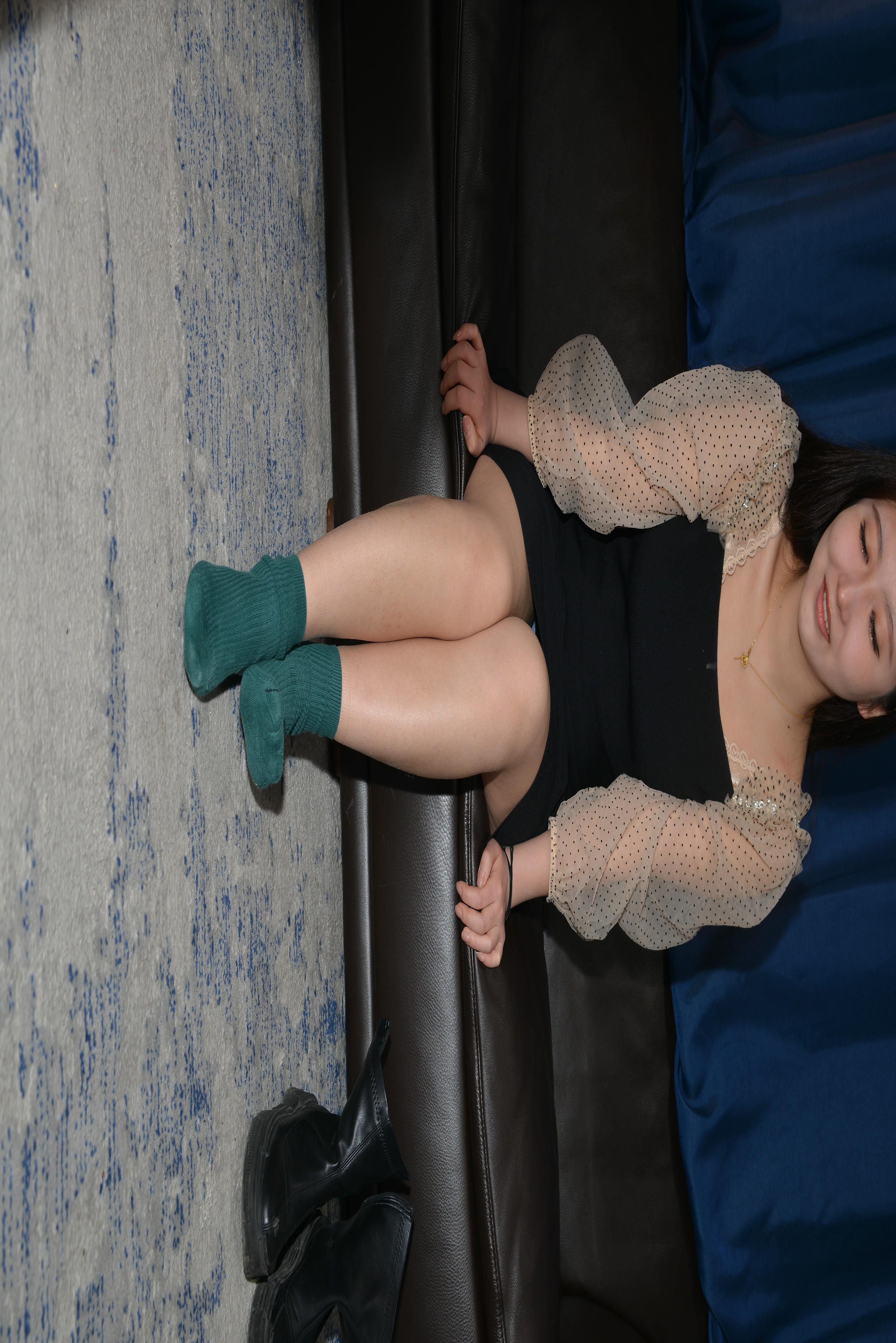 Sexy Asian Girls Feet NO.058 Xiaoyuer展示她的2天没有洗脚的性感的小肥脚丫 [266P+1183M]_第1集