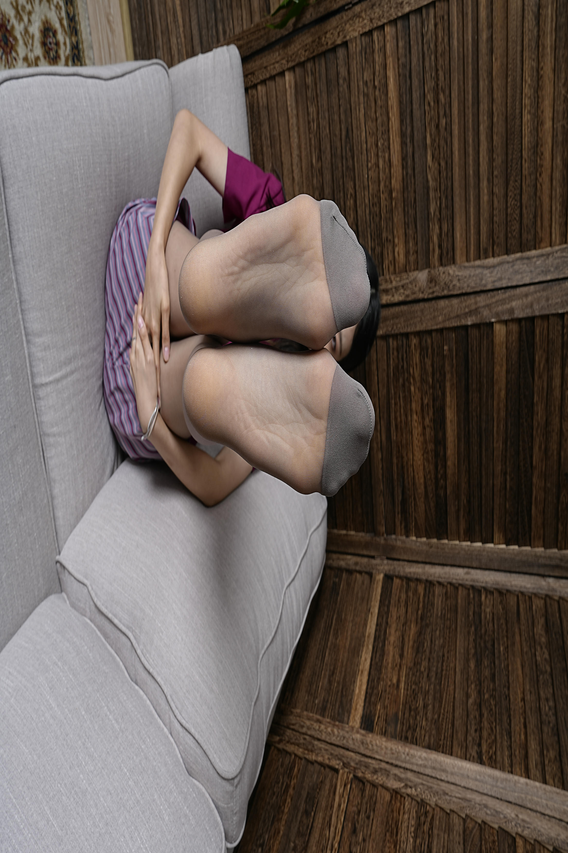 Sexy Asian Girls Feet NO.059 YIYI性感的大脚丫-灰咖色连裤袜 [151P+557M]_第6集