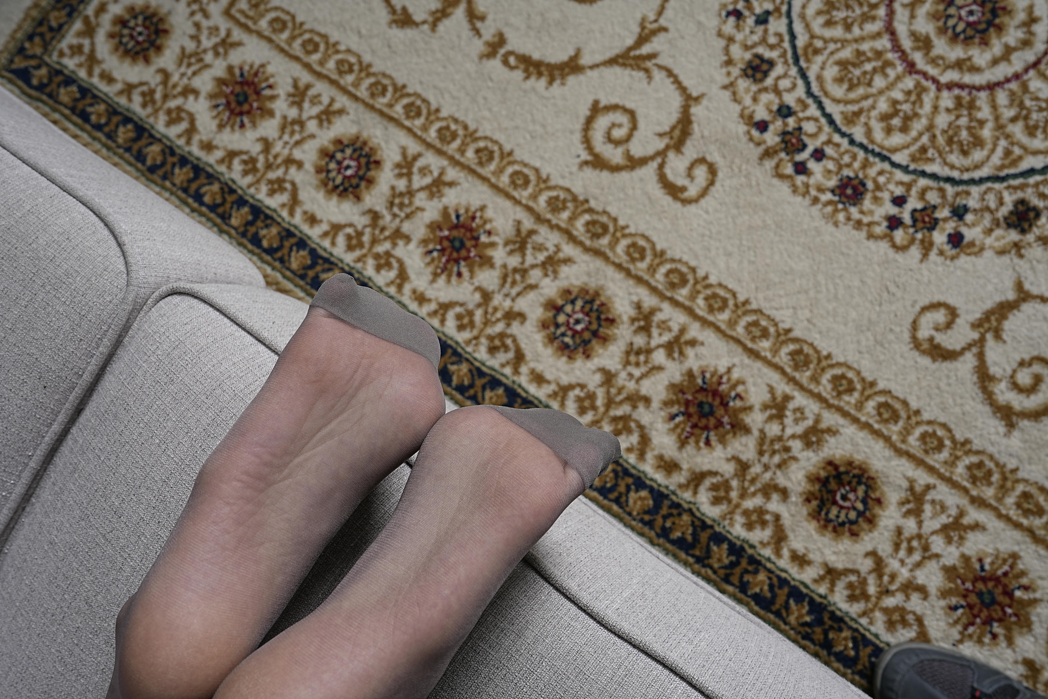 Sexy Asian Girls Feet NO.059 YIYI性感的大脚丫-灰咖色连裤袜 [151P+557M]_第2集