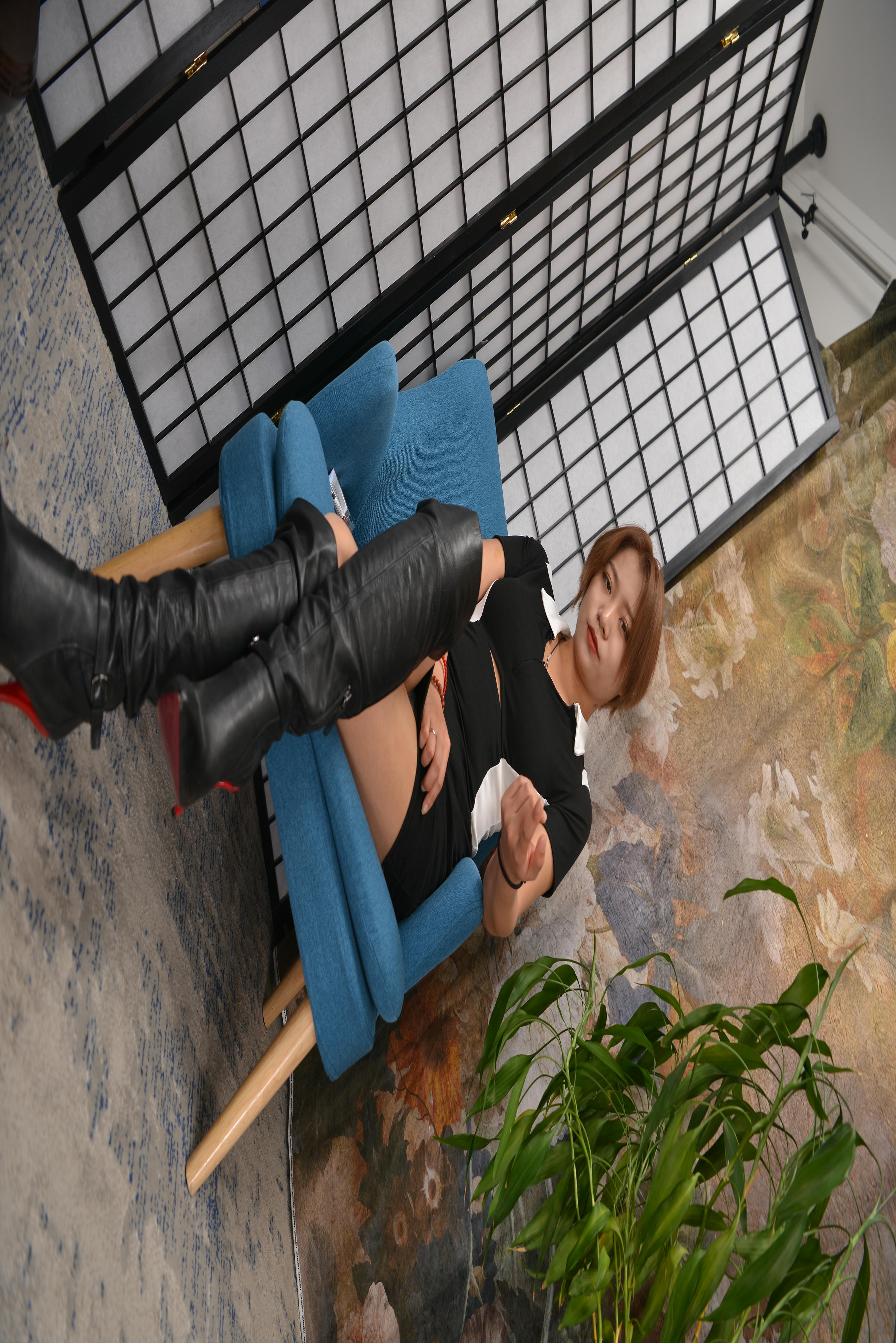 Sexy Asian Girls Feet NO.063 短发美女杨杨的丝袜展示（黑色长筒靴+肉丝） [158P+1945M]_第1集