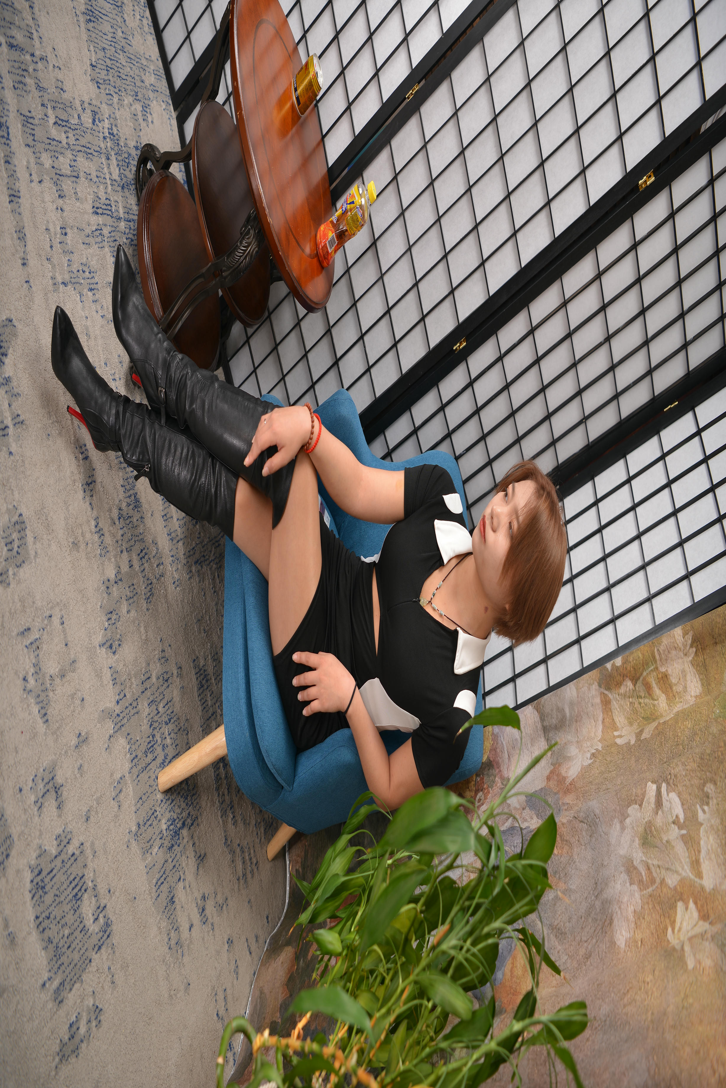 Sexy Asian Girls Feet NO.063 短发美女杨杨的丝袜展示（黑色长筒靴+肉丝） [158P+1945M]_第1集