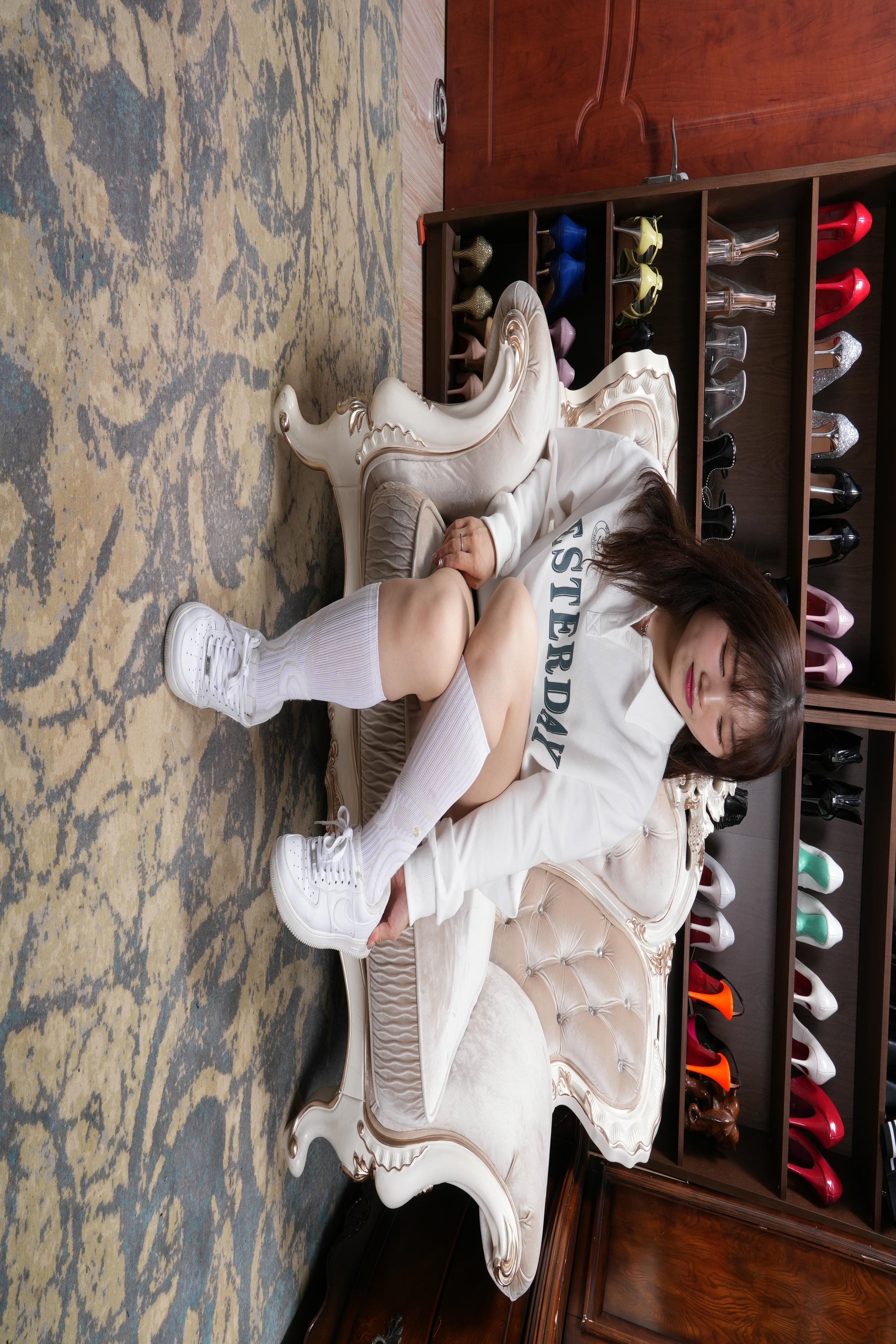 Sexy Asian Girls Feet NO.001 Feixue展示她的性感的肥脚丫（原味长筒白棉袜+裸足） [166P+-388M]_第1集