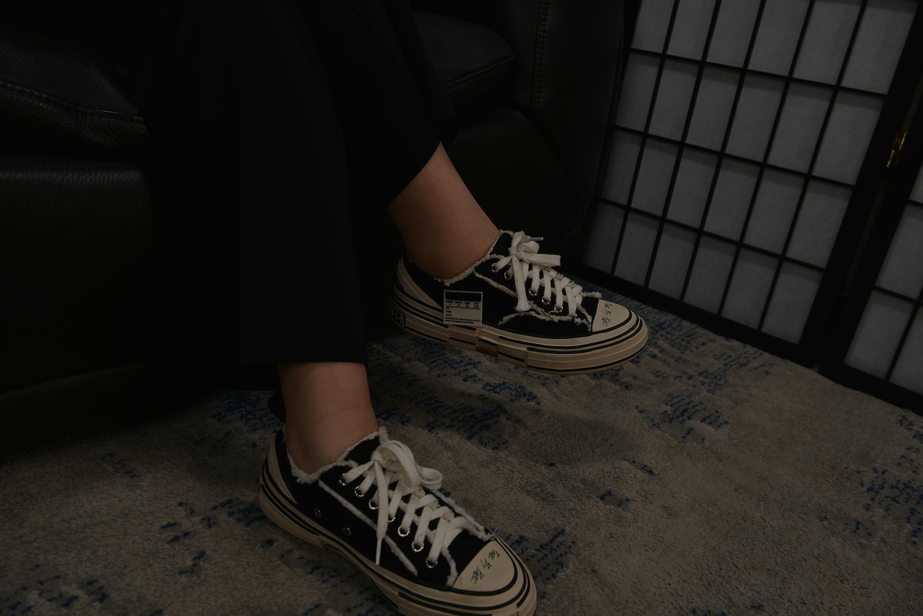 Sexy Asian Girls Feet NO.002 QIQI的性感的40码裸足大脚丫 [338P+-287M]_第1集