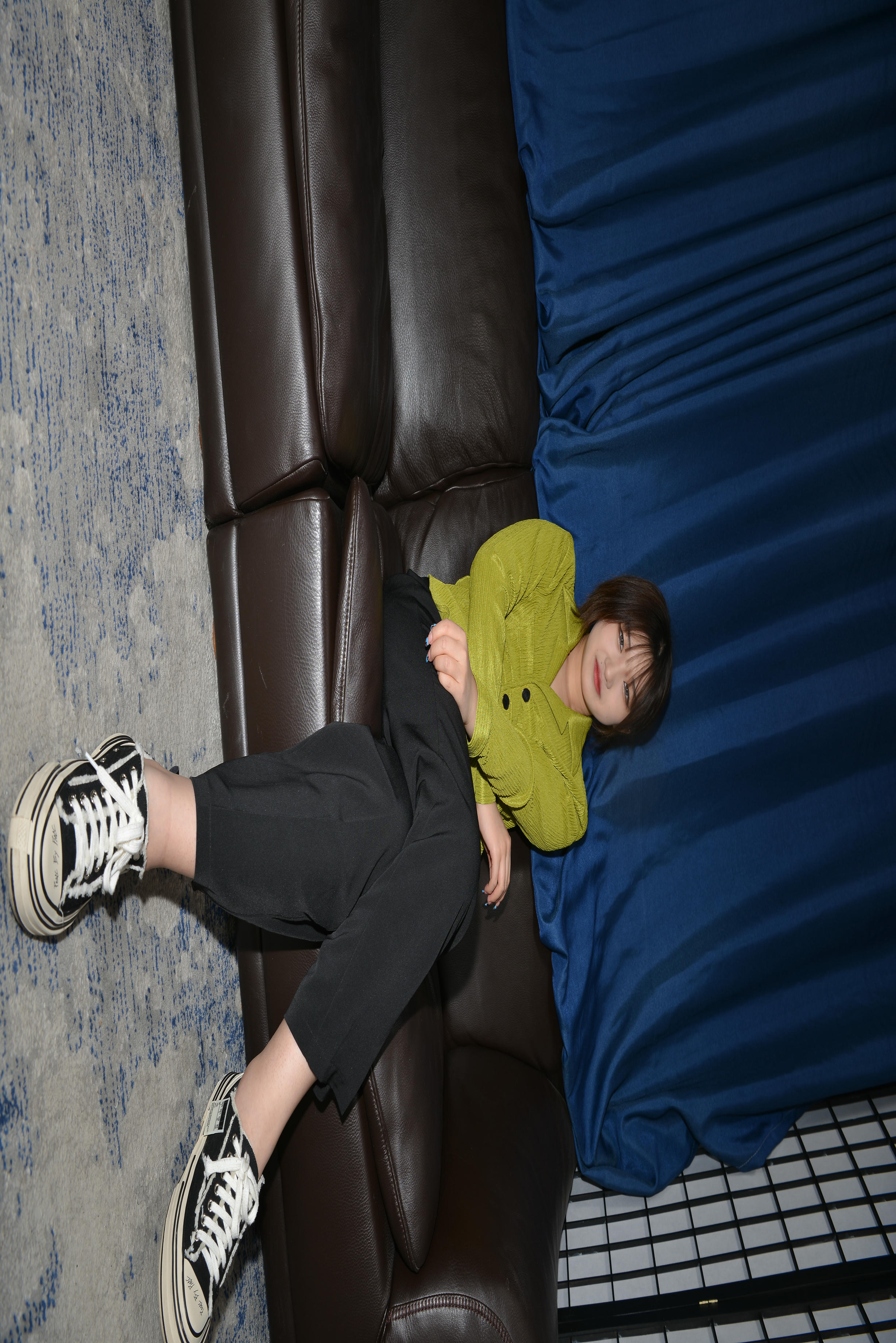 Sexy Asian Girls Feet NO.002 QIQI的性感的40码裸足大脚丫 [338P+-287M]_第1集