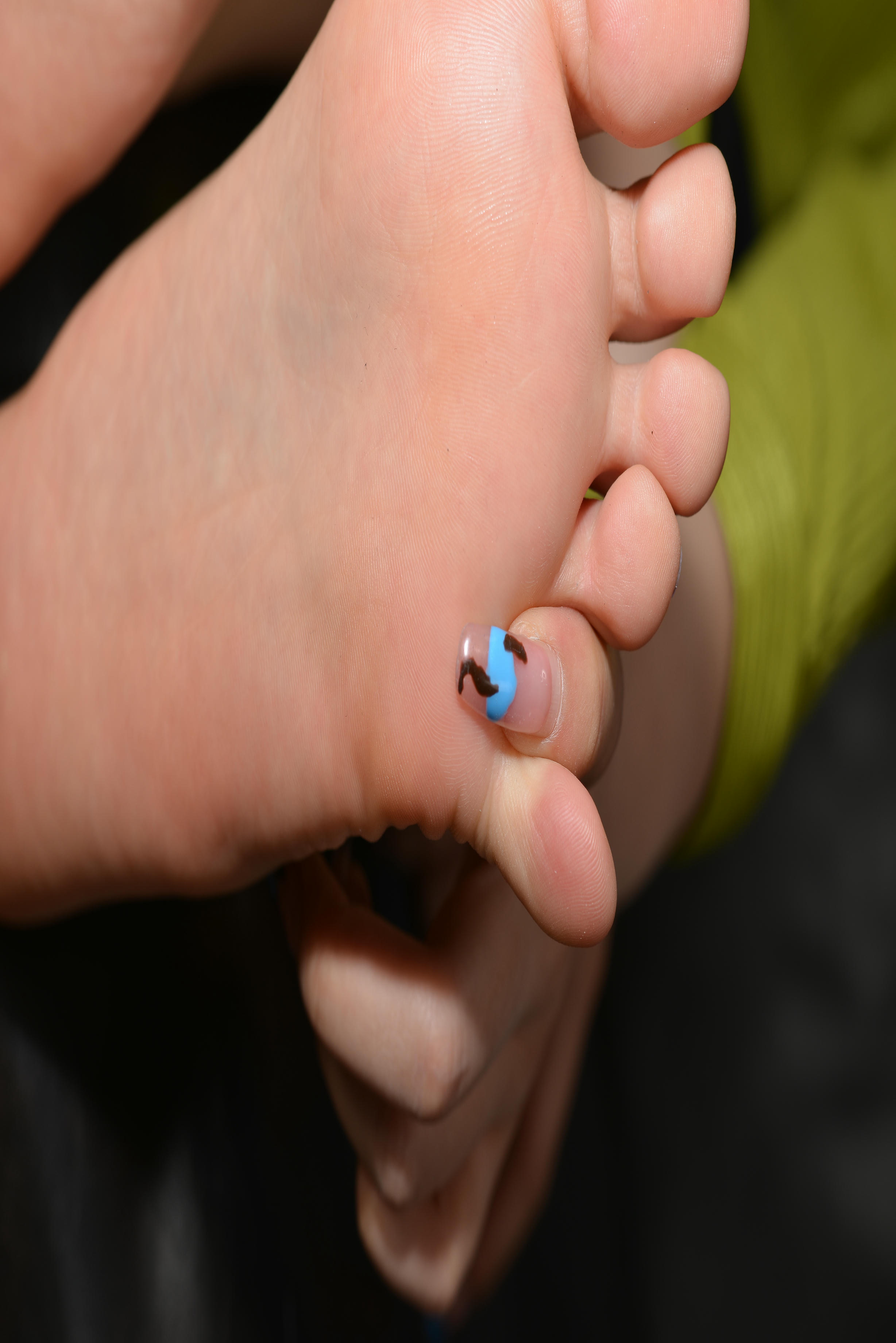 Sexy Asian Girls Feet NO.002 QIQI的性感的40码裸足大脚丫 [338P+-287M]_第10集