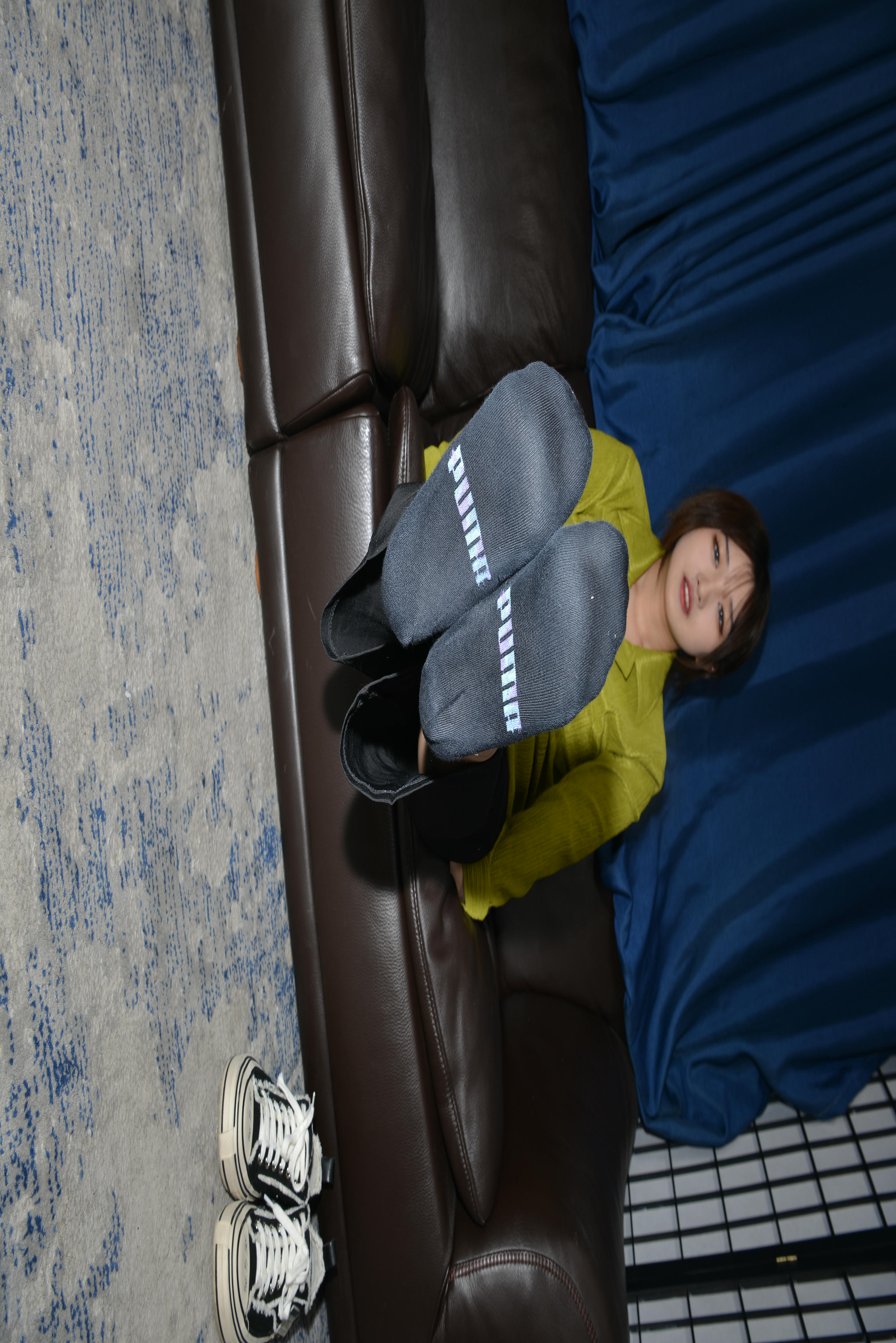 Sexy Asian Girls Feet NO.002 QIQI的性感的40码裸足大脚丫 [338P+-287M]_第1集