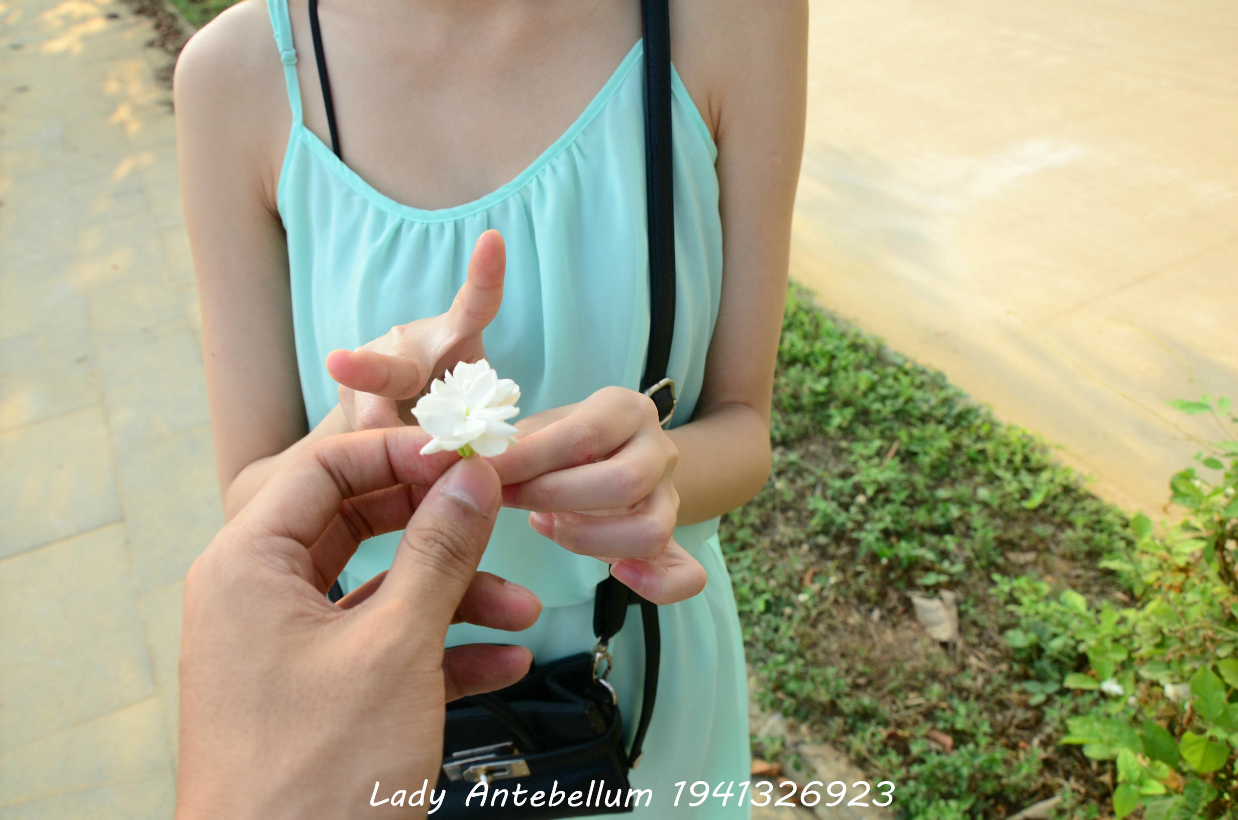 [战前女神] 恋足美腿棉袜女神级摄影套图 001 [89P-187MB]_第1集