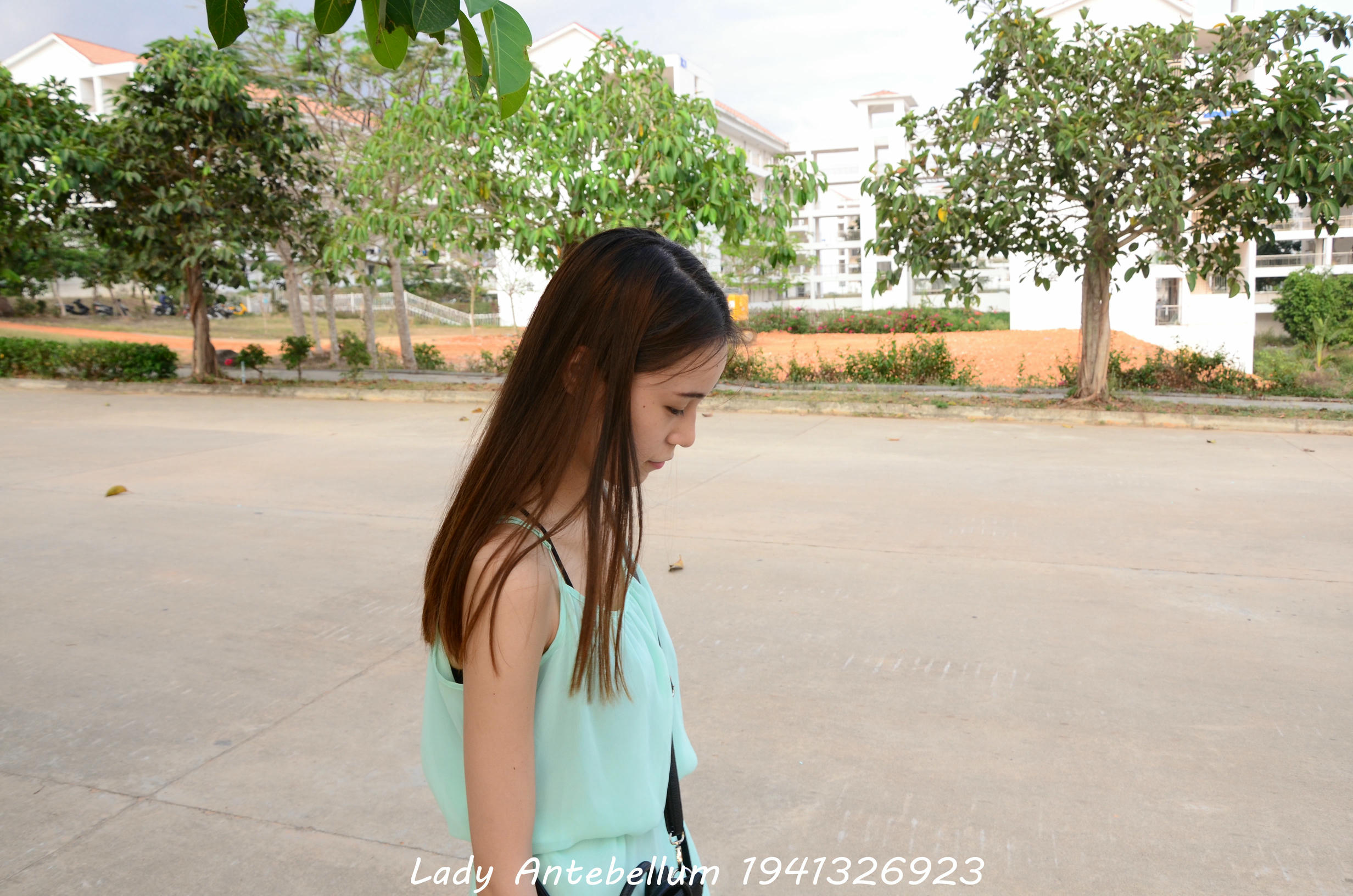 [战前女神] 恋足美腿棉袜女神级摄影套图 001 [89P-187MB]_第1集