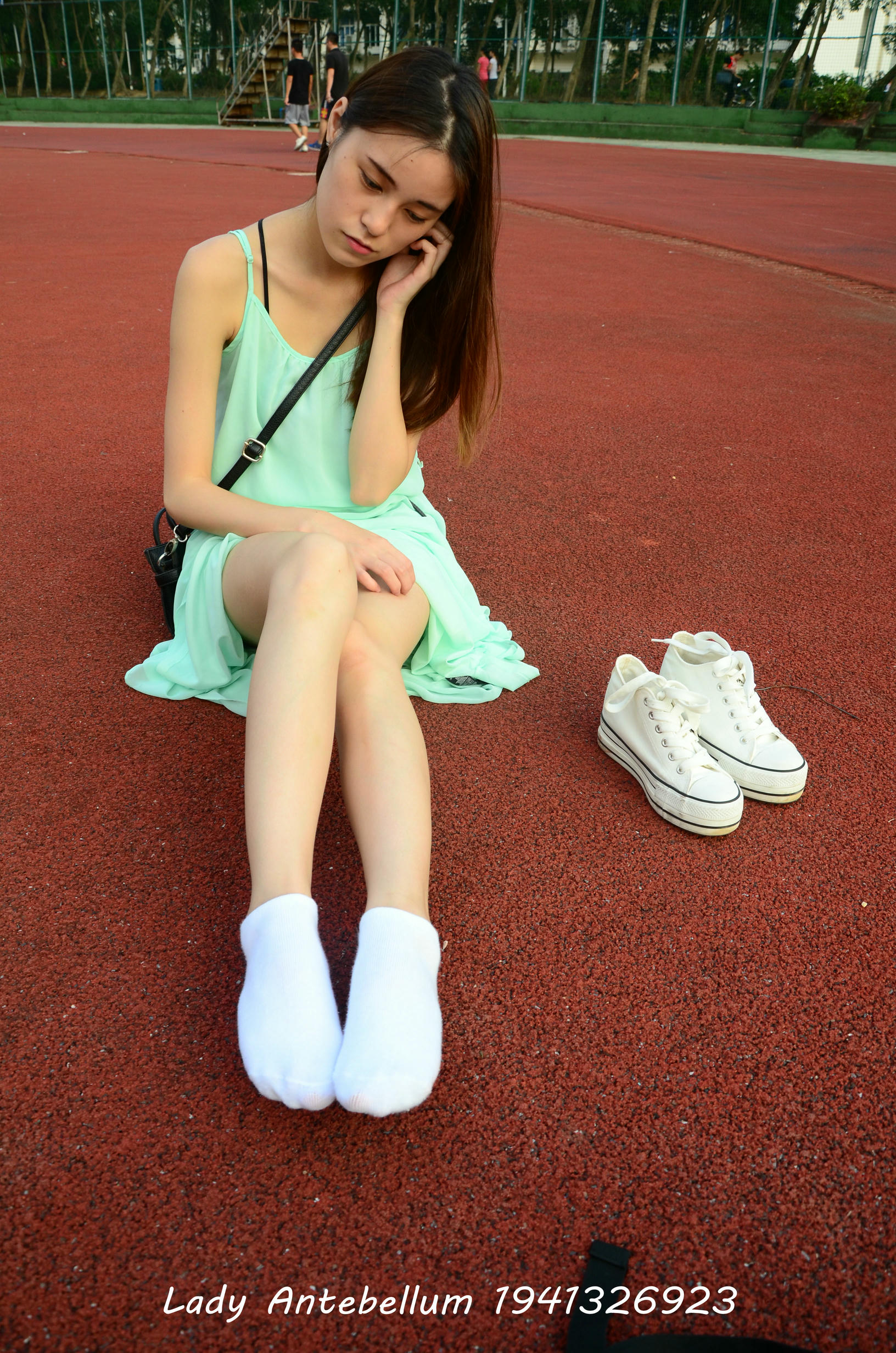 [战前女神] 恋足美腿棉袜女神级摄影套图 001 [89P-187MB]_第3集