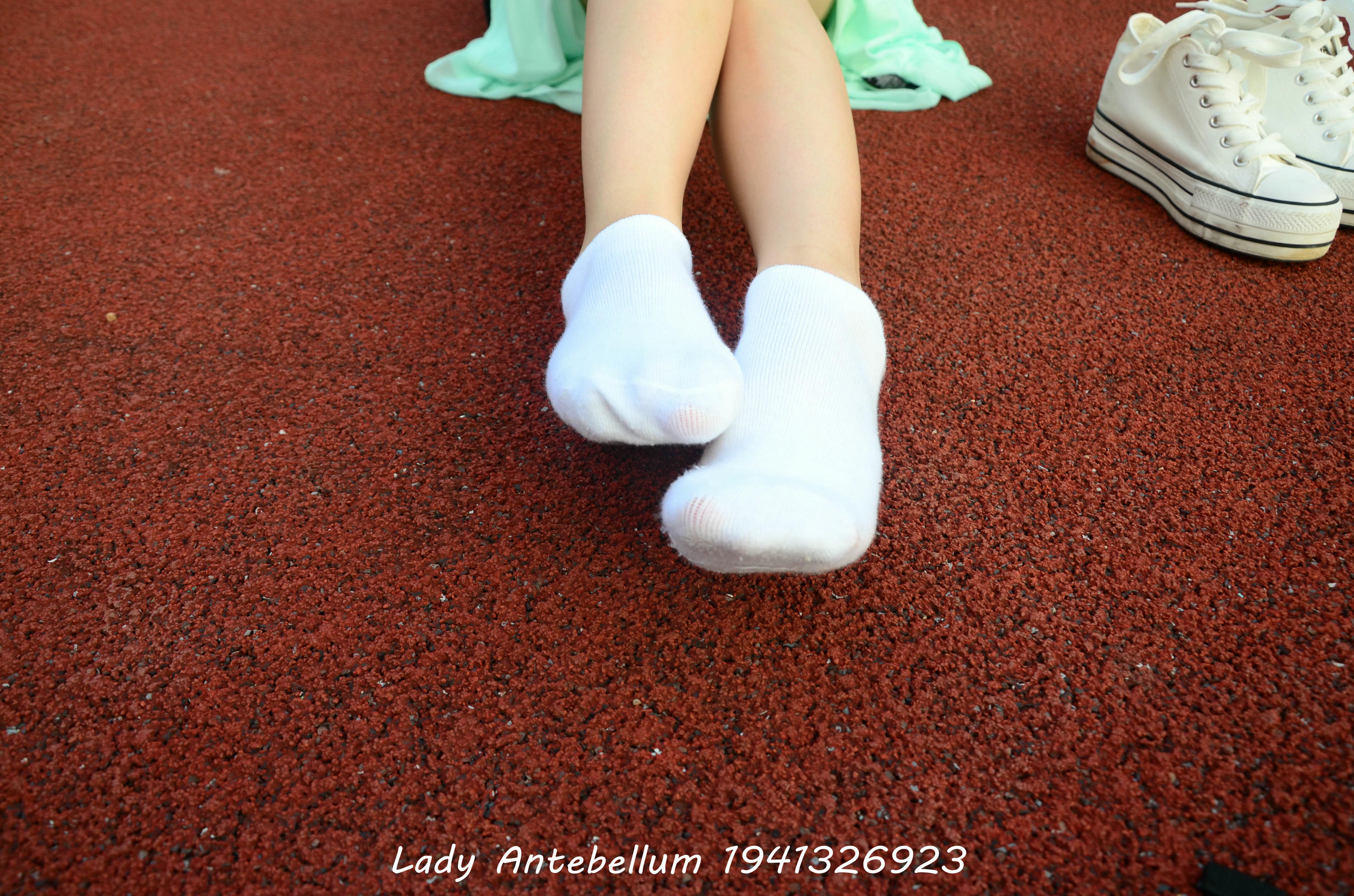 [战前女神] 恋足美腿棉袜女神级摄影套图 001 [89P-187MB]_第3集