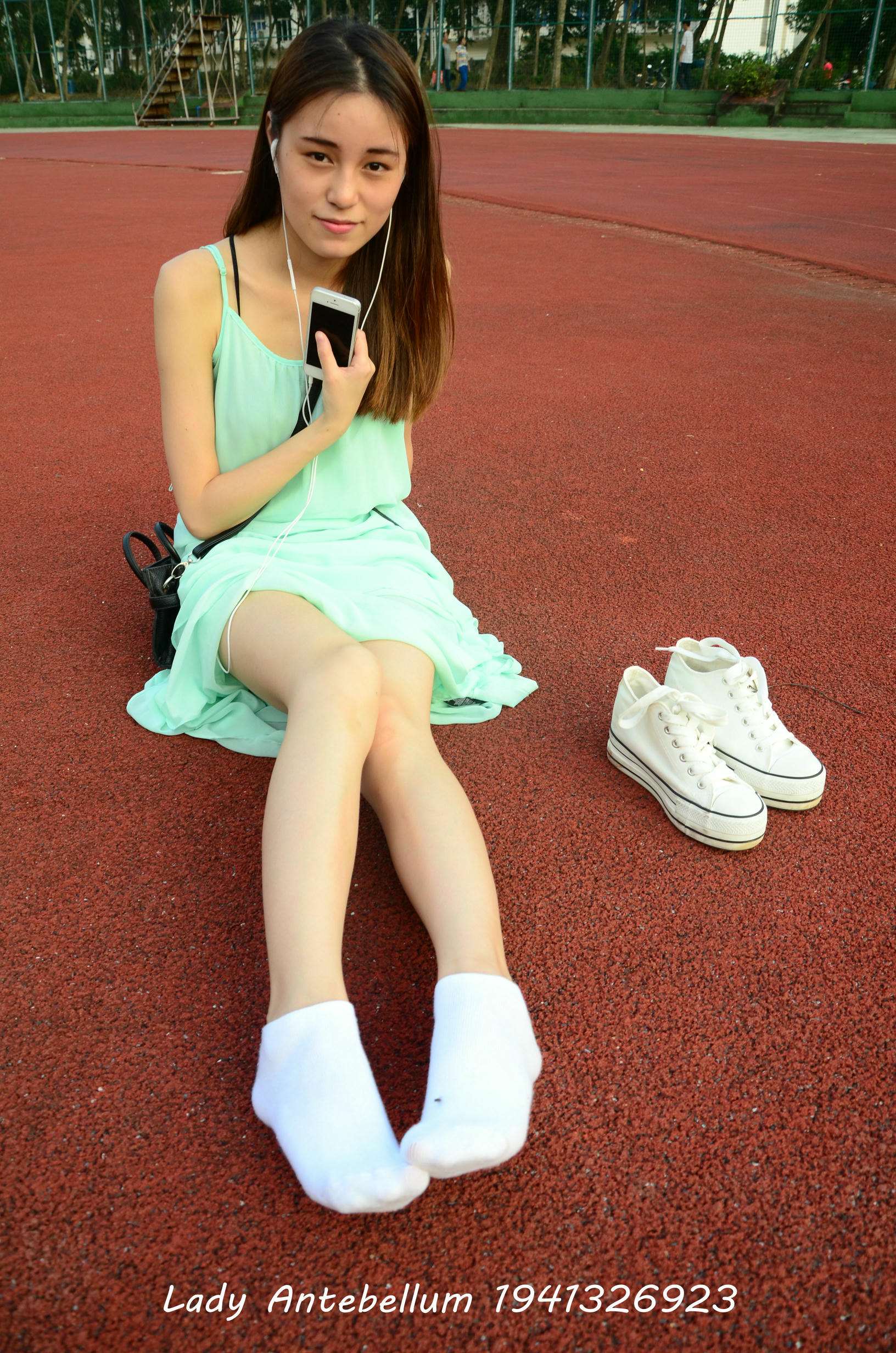 [战前女神] 恋足美腿棉袜女神级摄影套图 001 [89P-187MB]_第3集