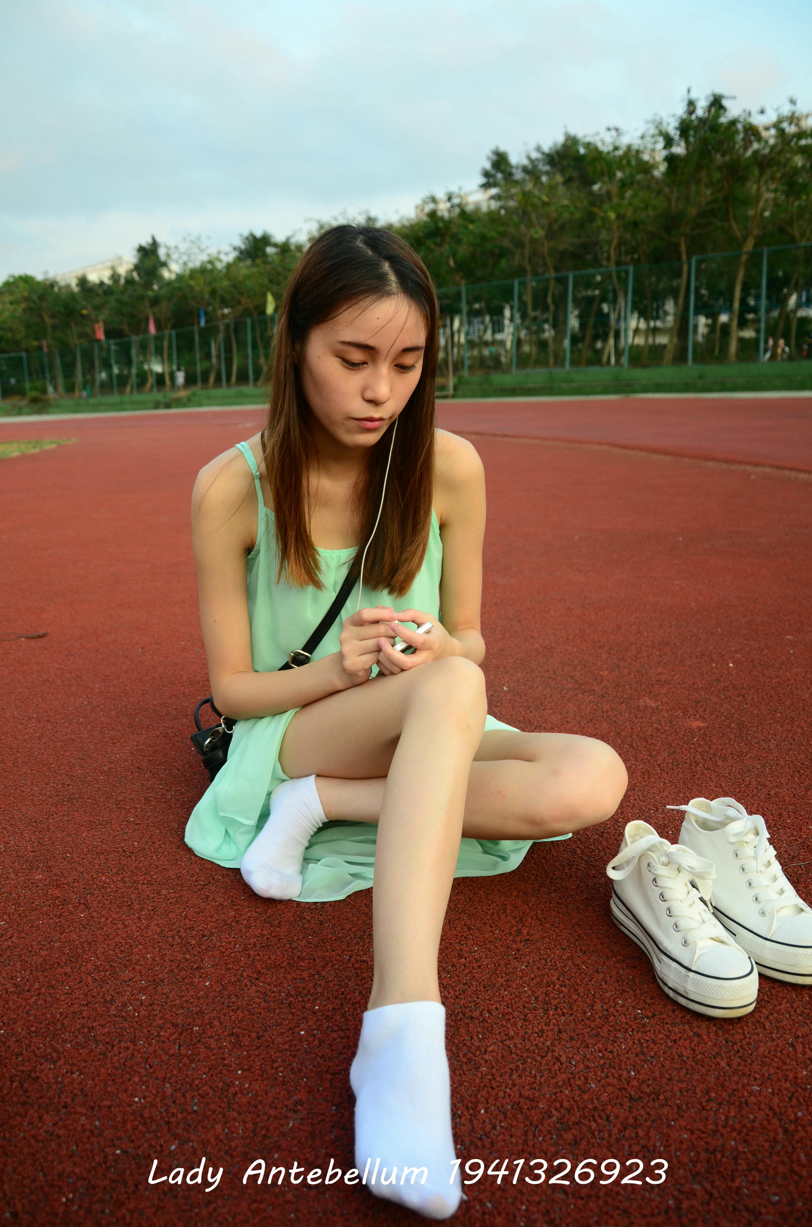 [战前女神] 恋足美腿棉袜女神级摄影套图 001 [89P-187MB]_第4集