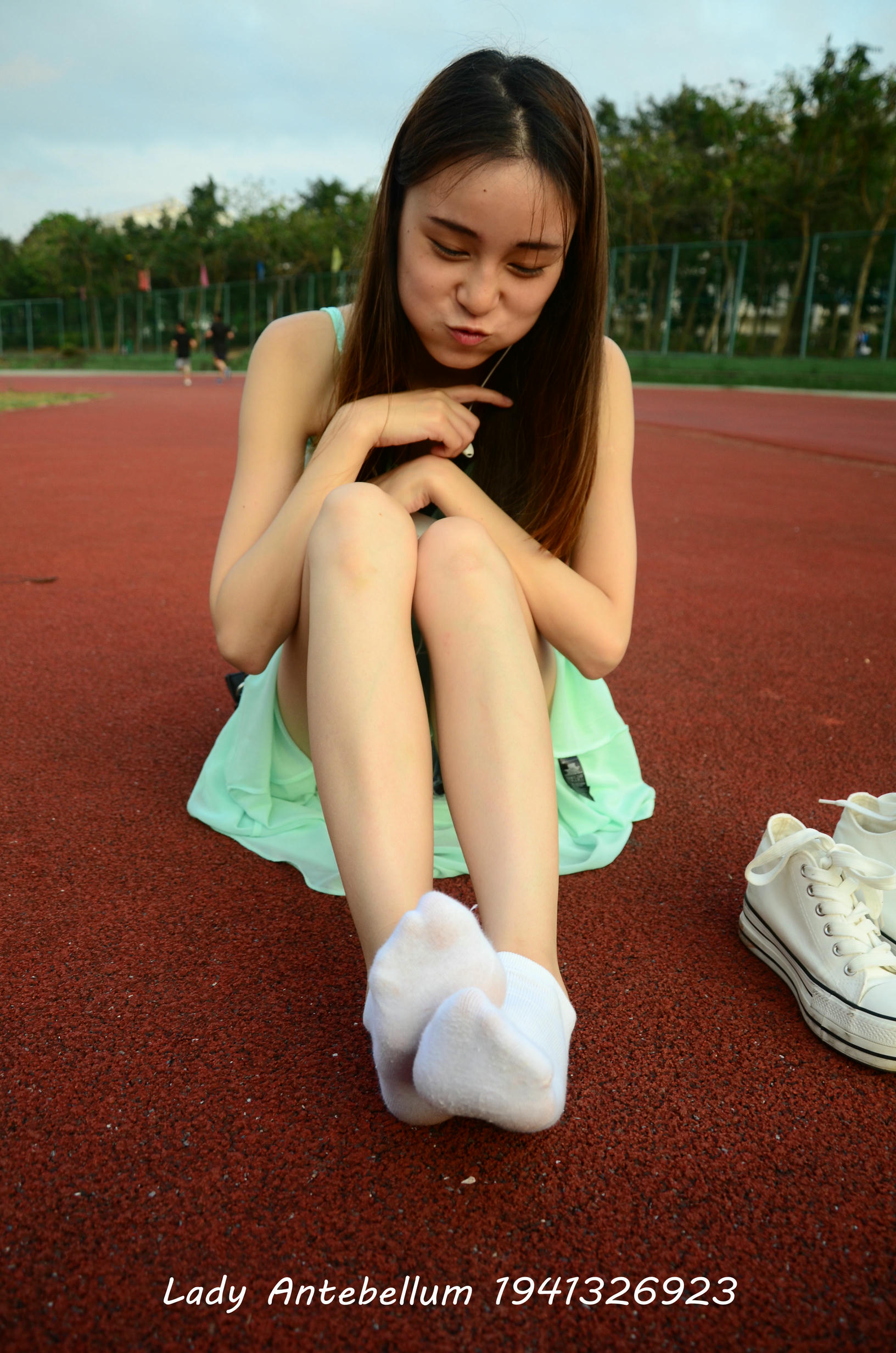 [战前女神] 恋足美腿棉袜女神级摄影套图 001 [89P-187MB]_第4集