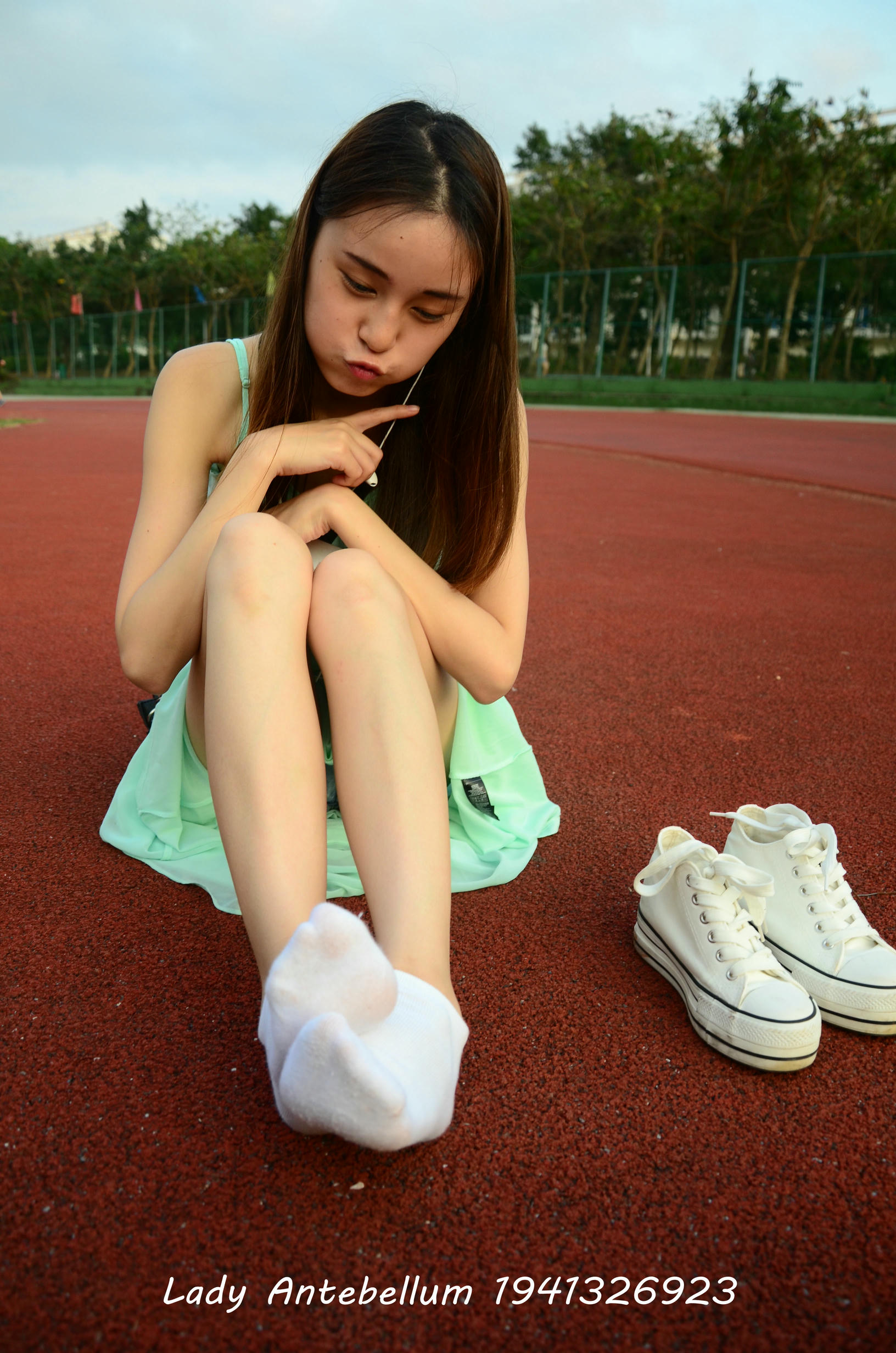 [战前女神] 恋足美腿棉袜女神级摄影套图 001 [89P-187MB]_第4集