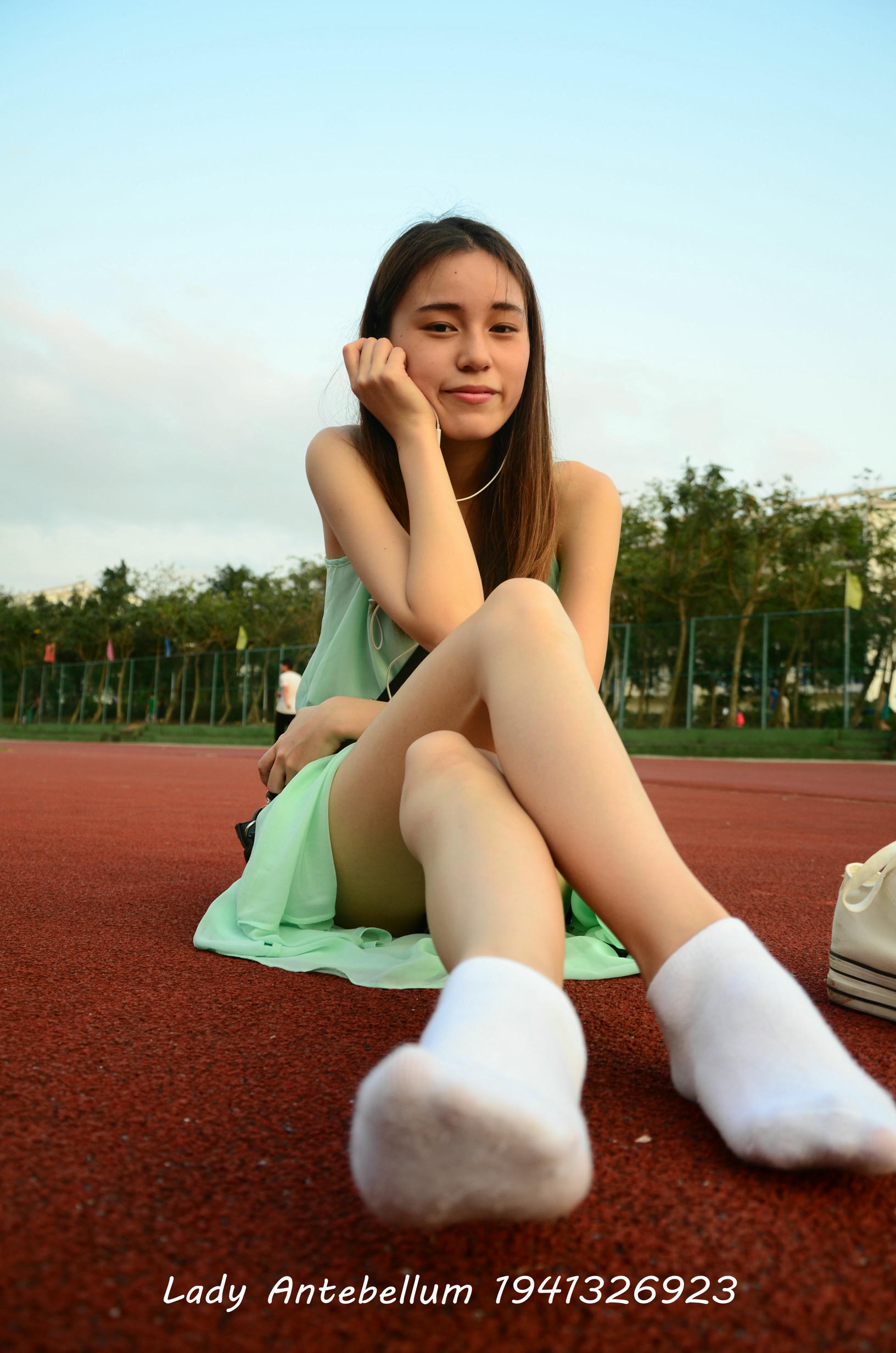 [战前女神] 恋足美腿棉袜女神级摄影套图 001 [89P-187MB]_第4集