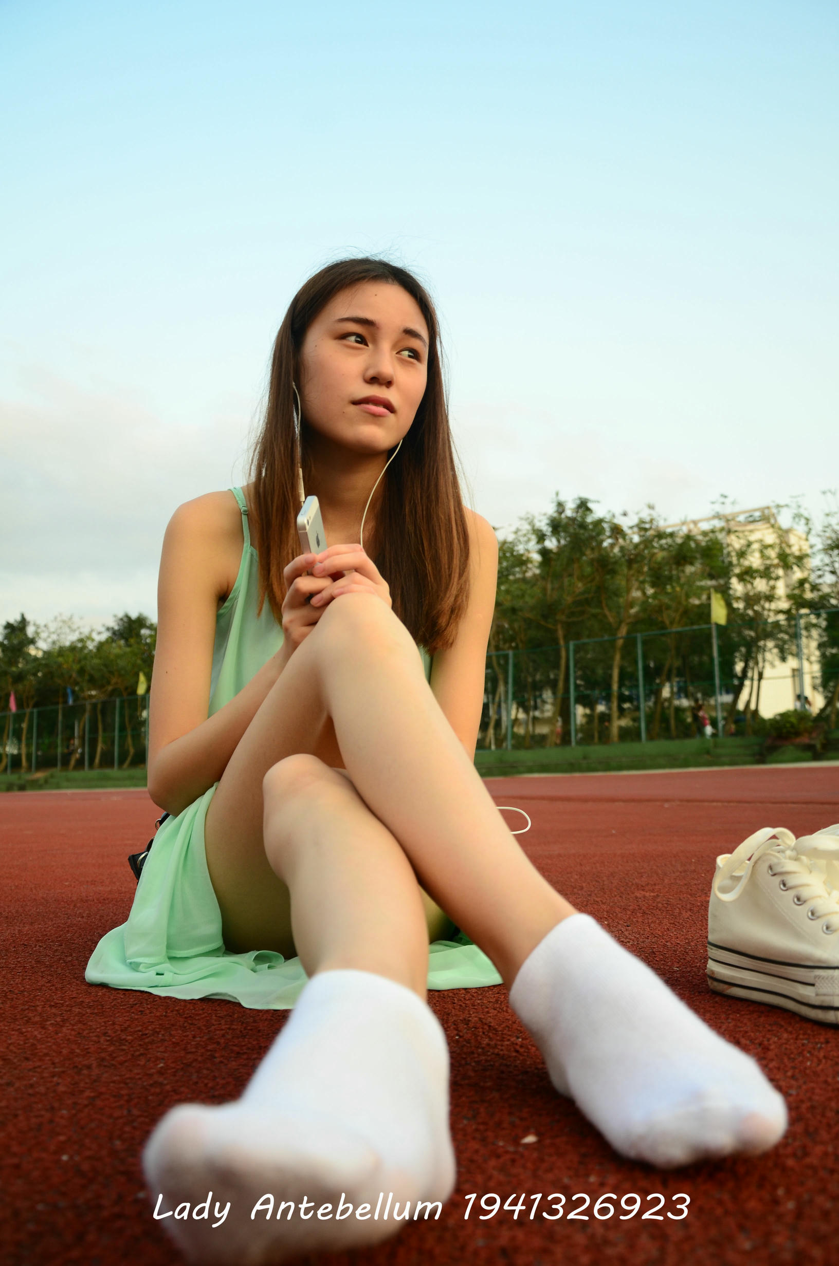 [战前女神] 恋足美腿棉袜女神级摄影套图 001 [89P-187MB]_第4集