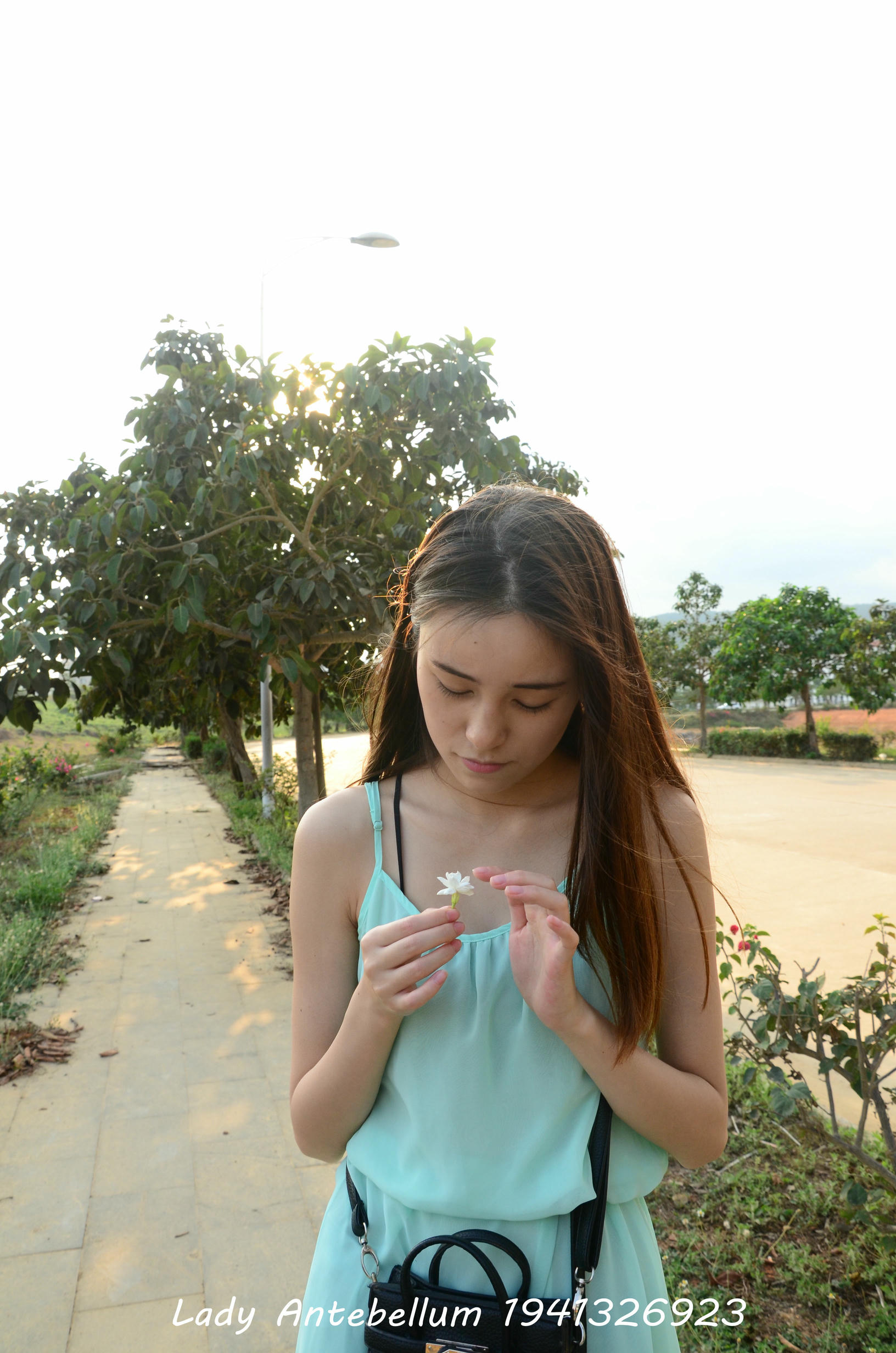 [战前女神] 恋足美腿棉袜女神级摄影套图 001 [89P-187MB]_第1集