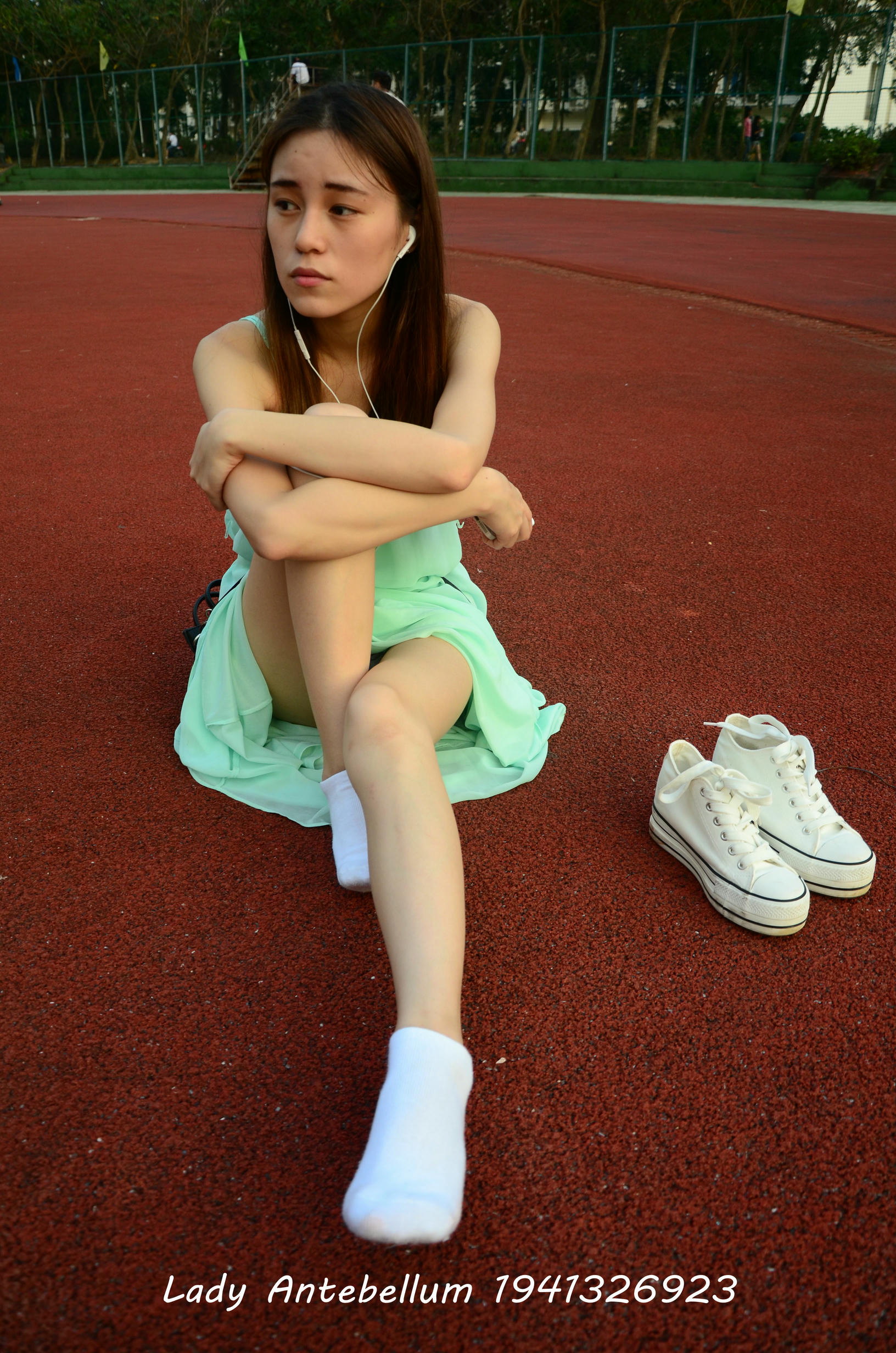 [战前女神] 恋足美腿棉袜女神级摄影套图 001 [89P-187MB]_第5集