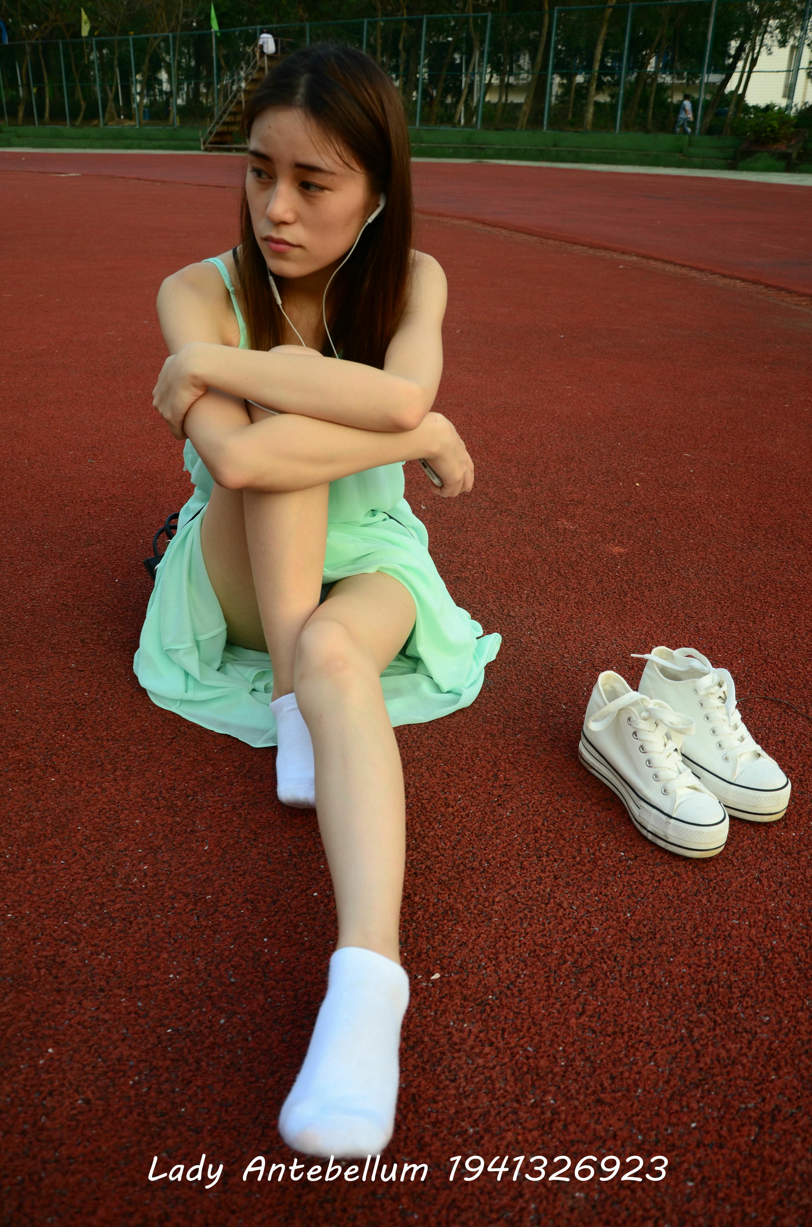 [战前女神] 恋足美腿棉袜女神级摄影套图 001 [89P-187MB]_第5集