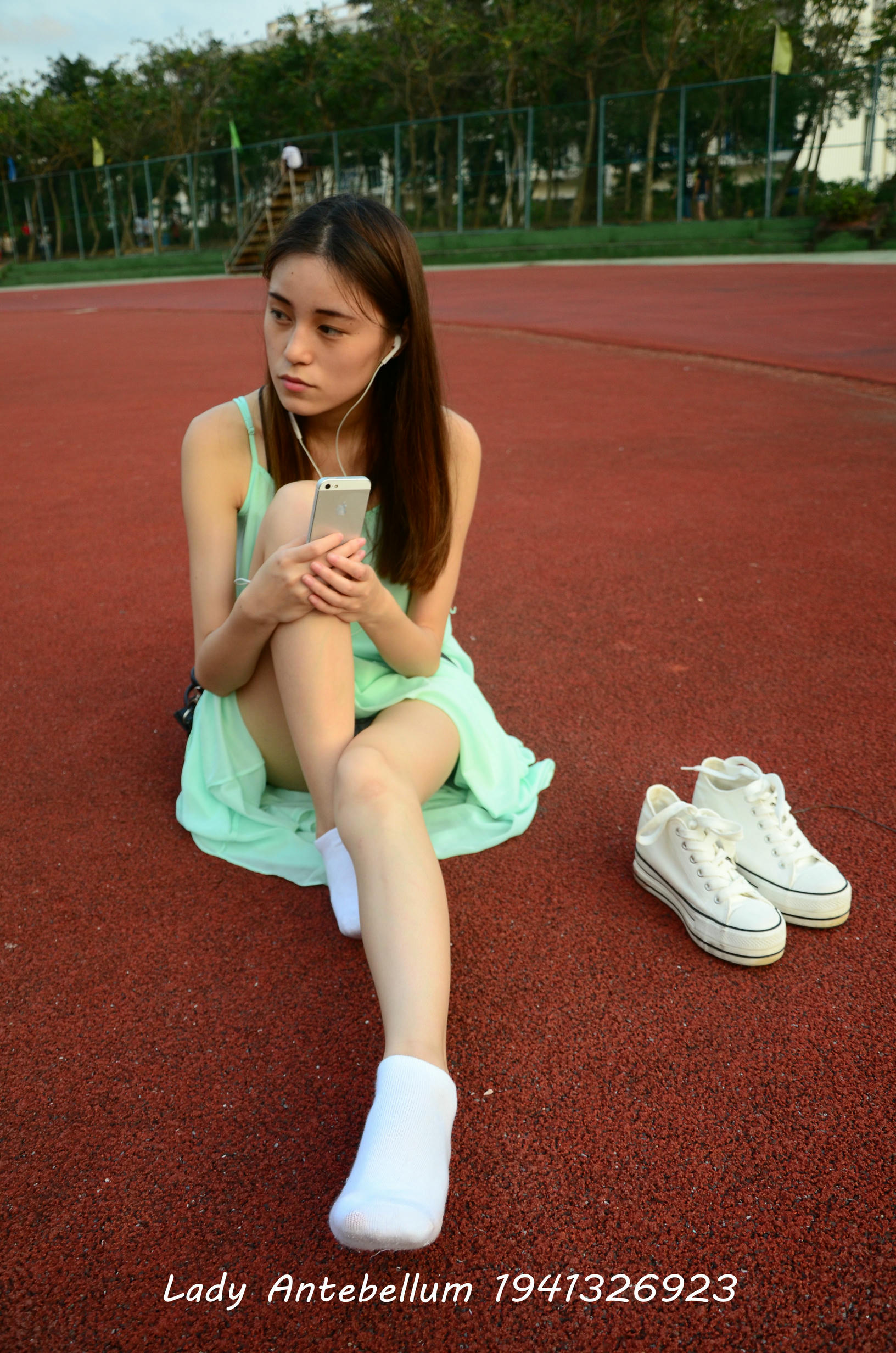 [战前女神] 恋足美腿棉袜女神级摄影套图 001 [89P-187MB]_第5集