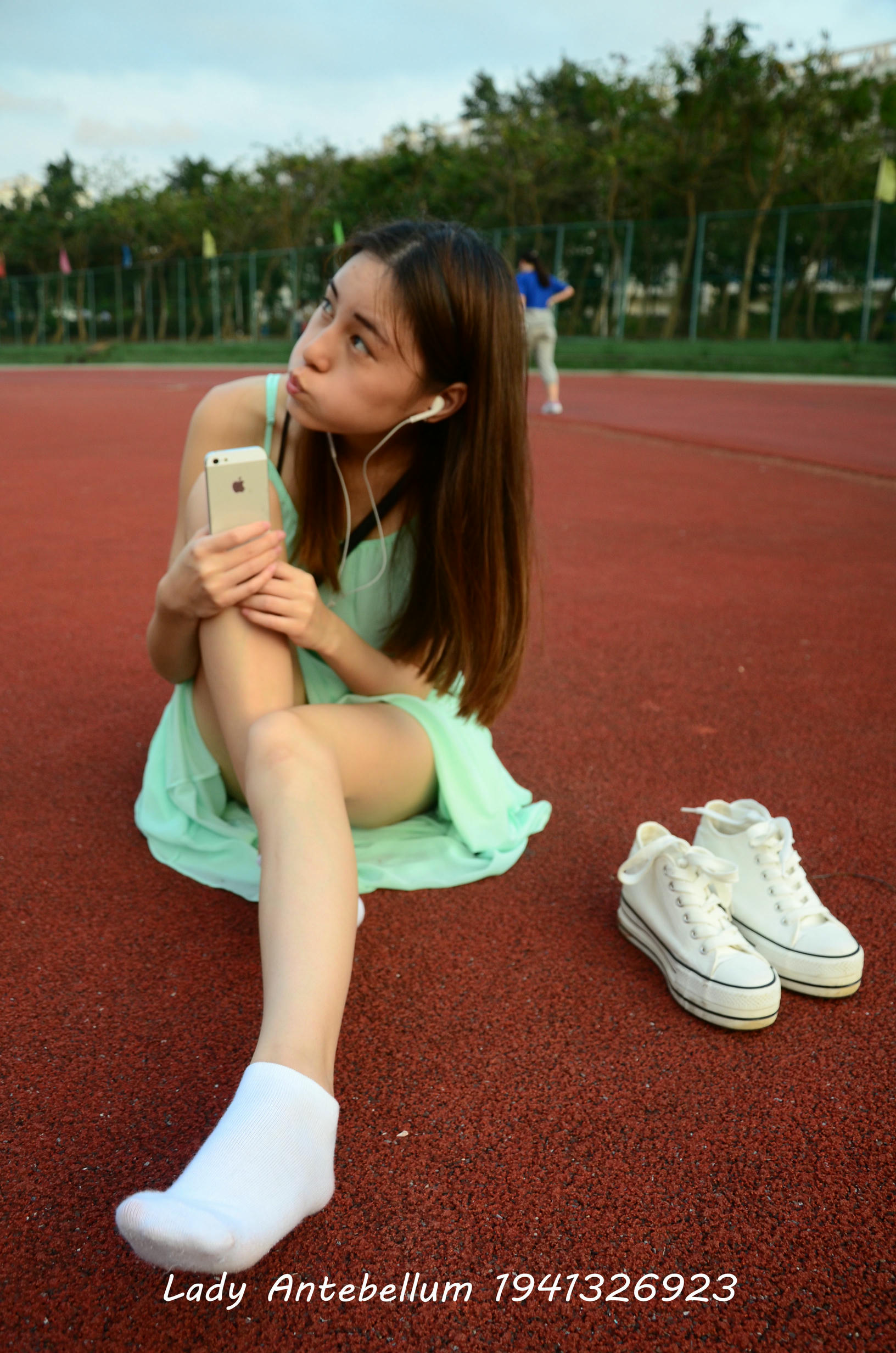 [战前女神] 恋足美腿棉袜女神级摄影套图 001 [89P-187MB]_第5集