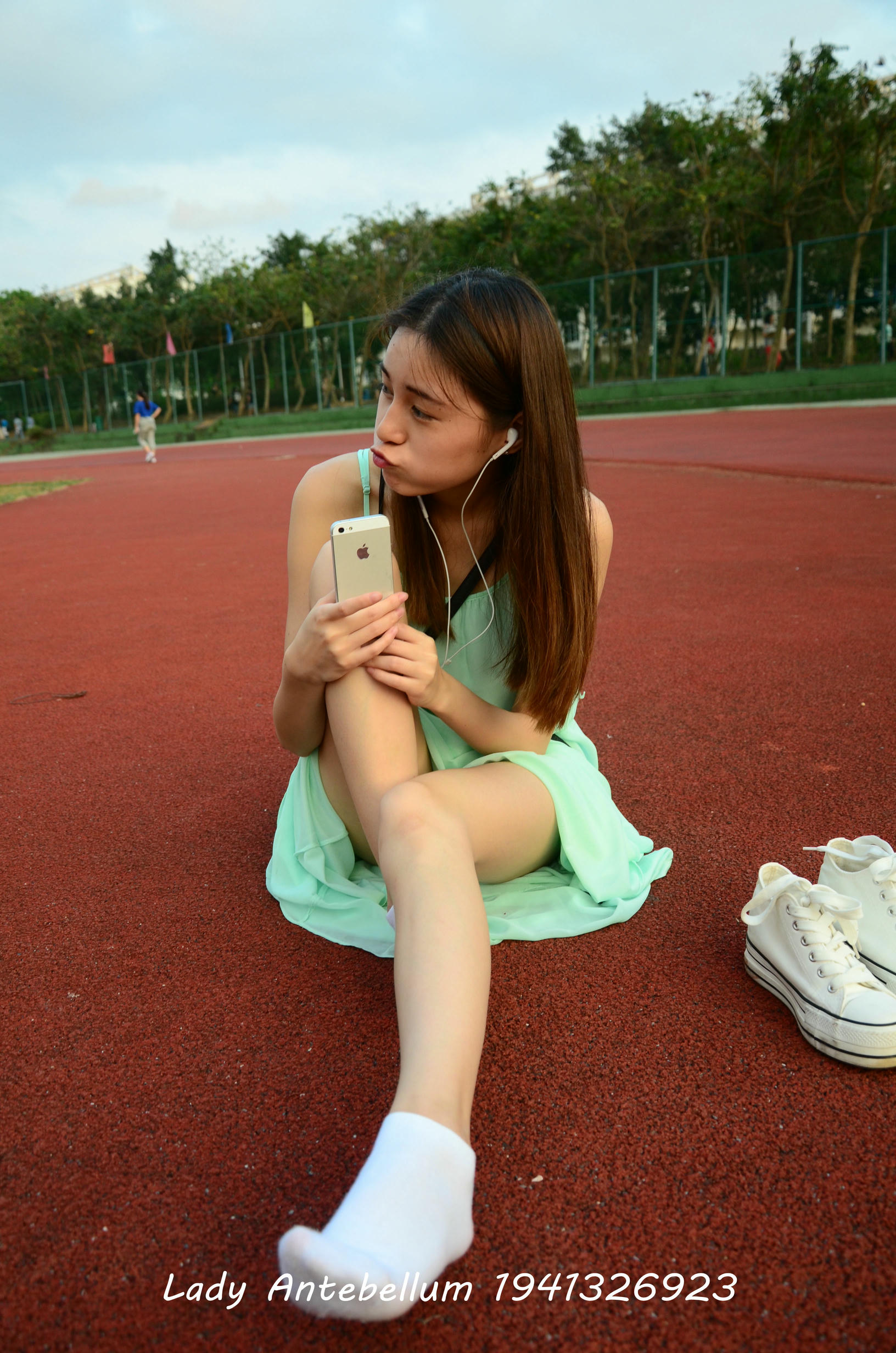 [战前女神] 恋足美腿棉袜女神级摄影套图 001 [89P-187MB]_第5集