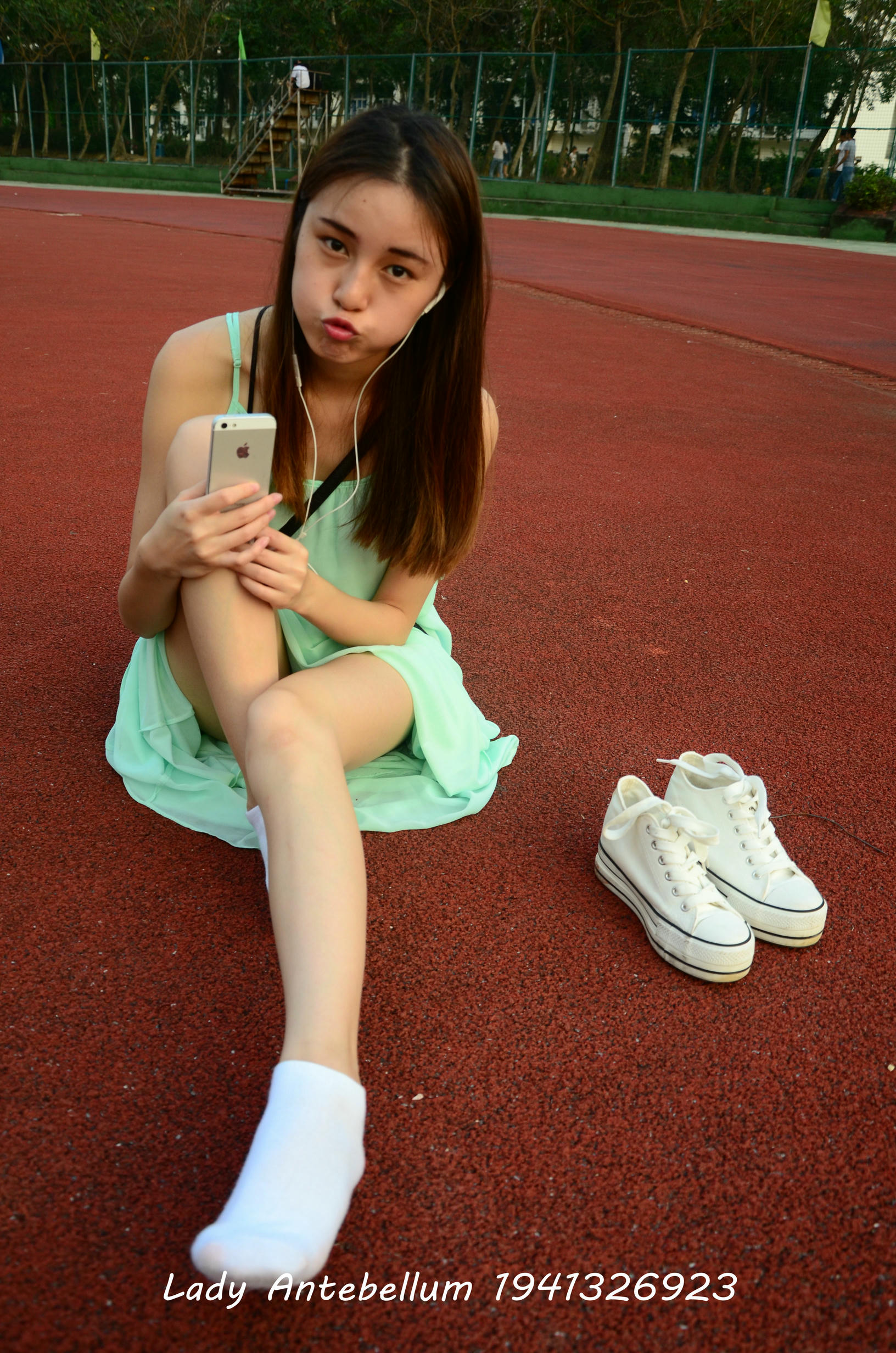 [战前女神] 恋足美腿棉袜女神级摄影套图 001 [89P-187MB]_第5集