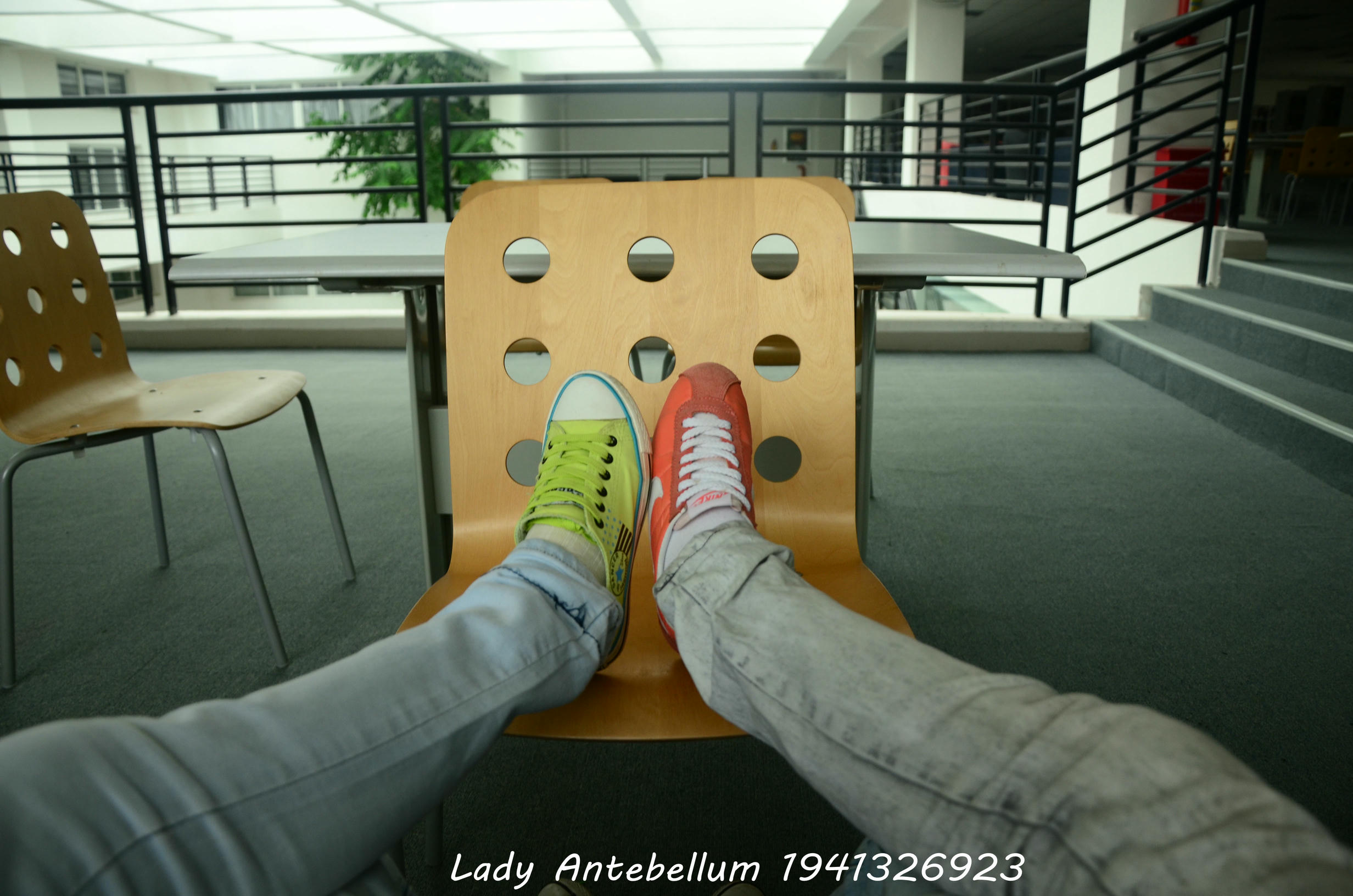 [战前女神] 恋足美腿棉袜女神级摄影套图 010 [87P-105MB]_第1集