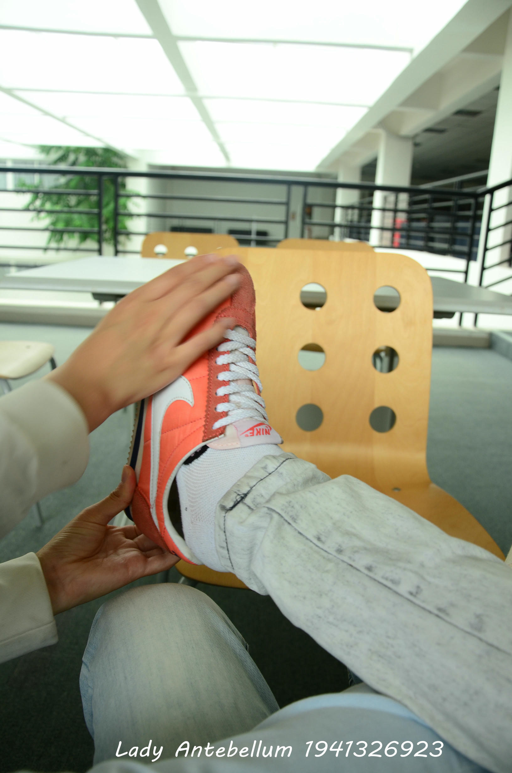 [战前女神] 恋足美腿棉袜女神级摄影套图 010 [87P-105MB]_第1集