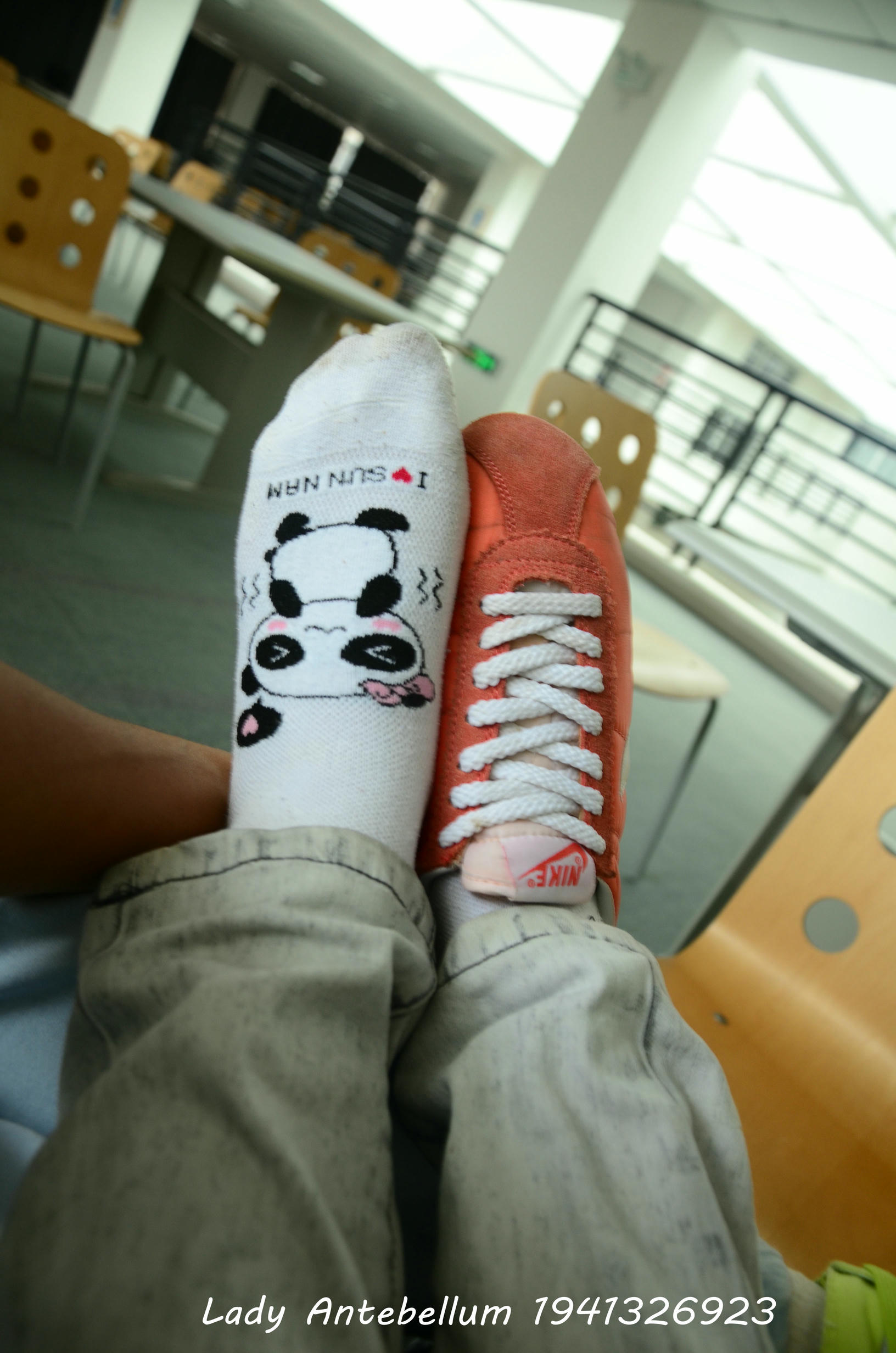 [战前女神] 恋足美腿棉袜女神级摄影套图 010 [87P-105MB]_第2集