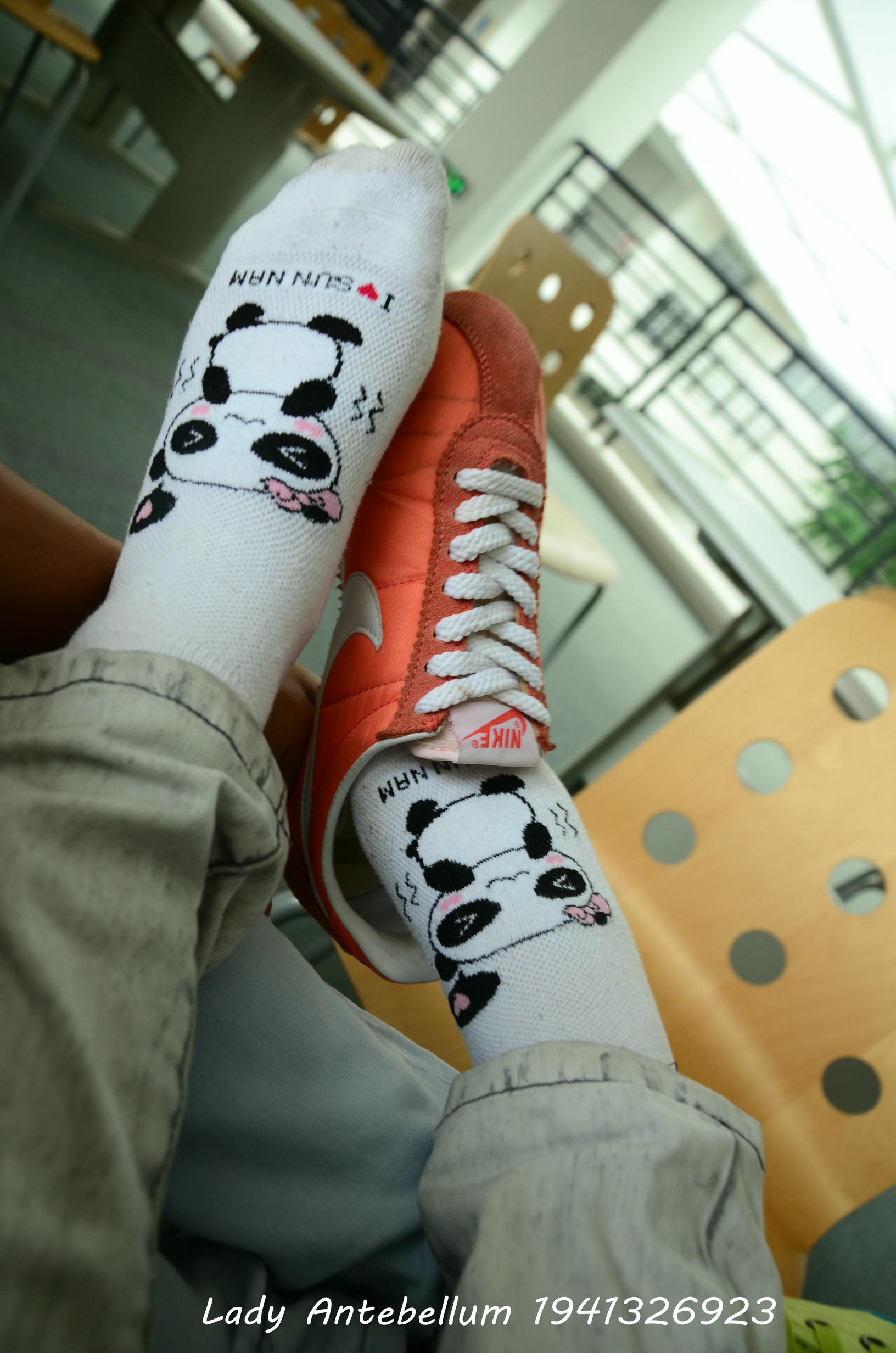 [战前女神] 恋足美腿棉袜女神级摄影套图 010 [87P-105MB]_第2集