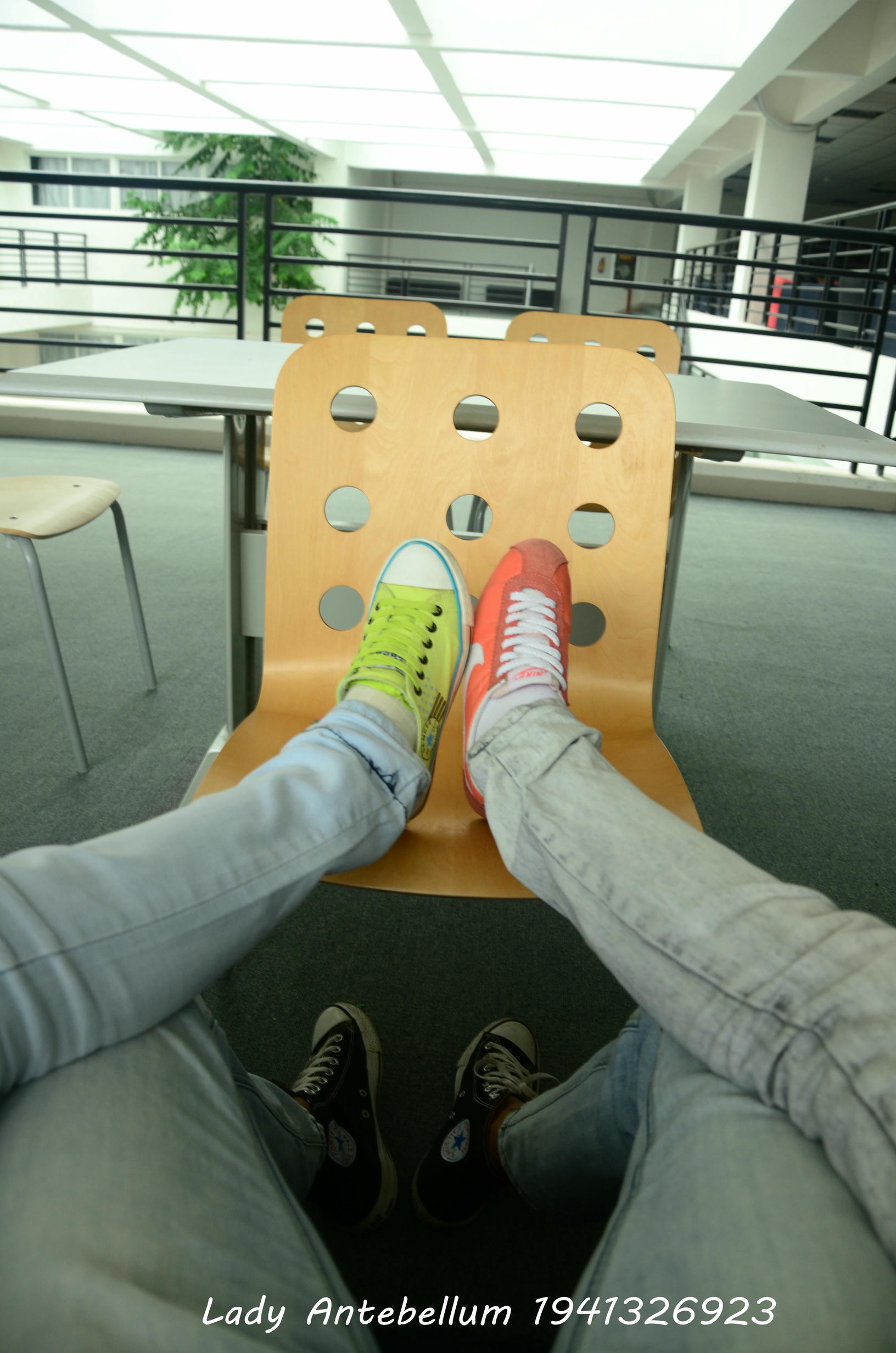 [战前女神] 恋足美腿棉袜女神级摄影套图 010 [87P-105MB]_第1集