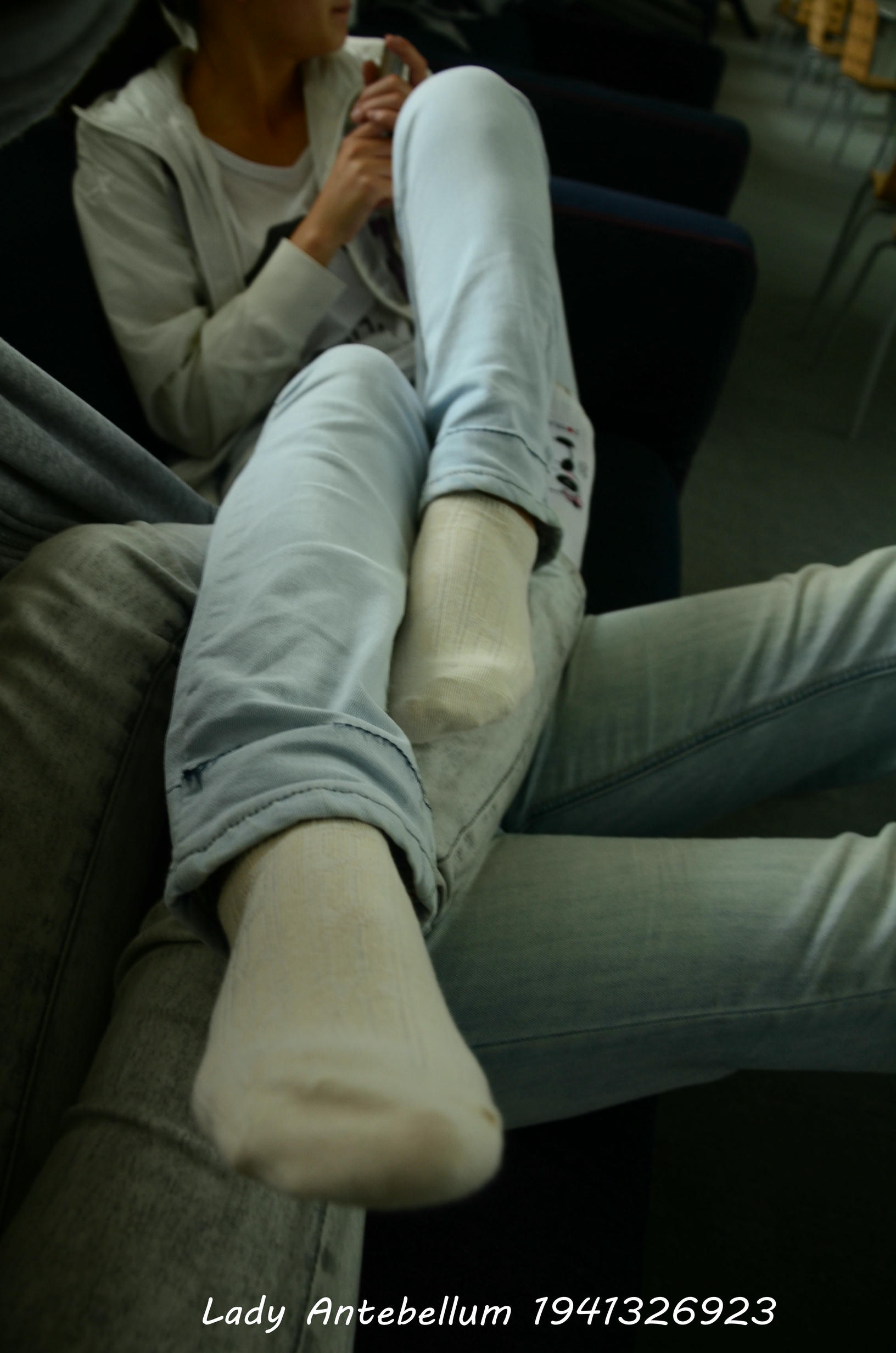 [战前女神] 恋足美腿棉袜女神级摄影套图 010 [87P-105MB]_第2集