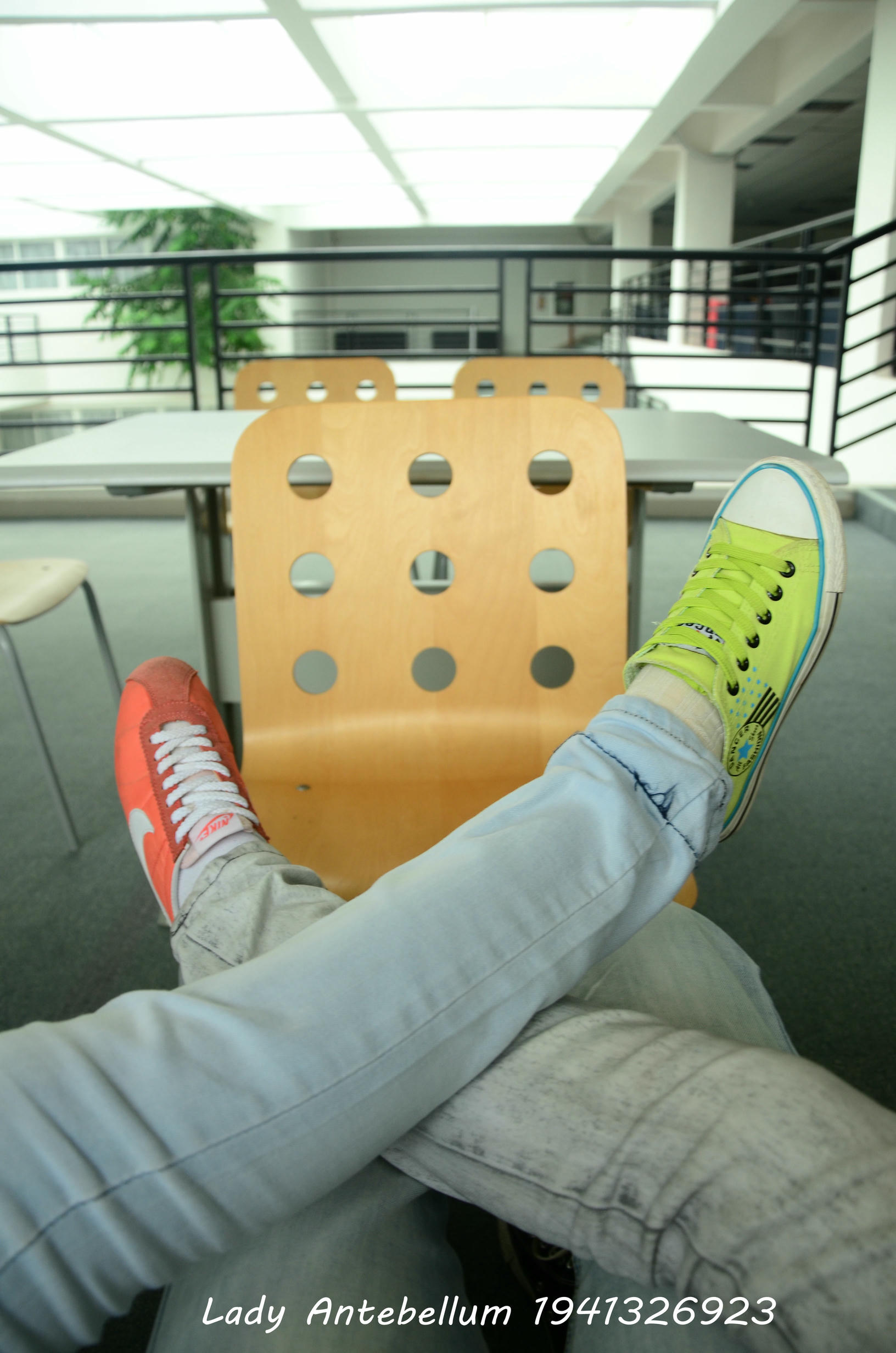 [战前女神] 恋足美腿棉袜女神级摄影套图 010 [87P-105MB]_第1集