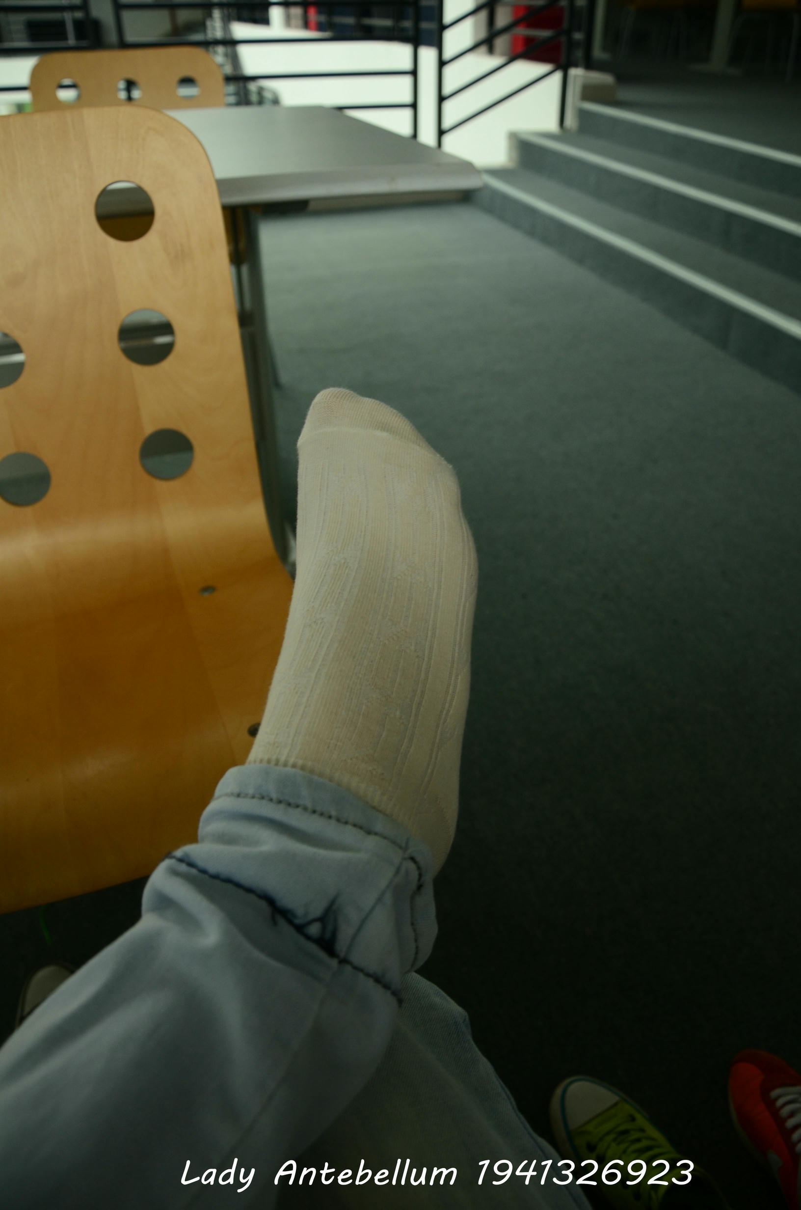 [战前女神] 恋足美腿棉袜女神级摄影套图 010 [87P-105MB]_第1集