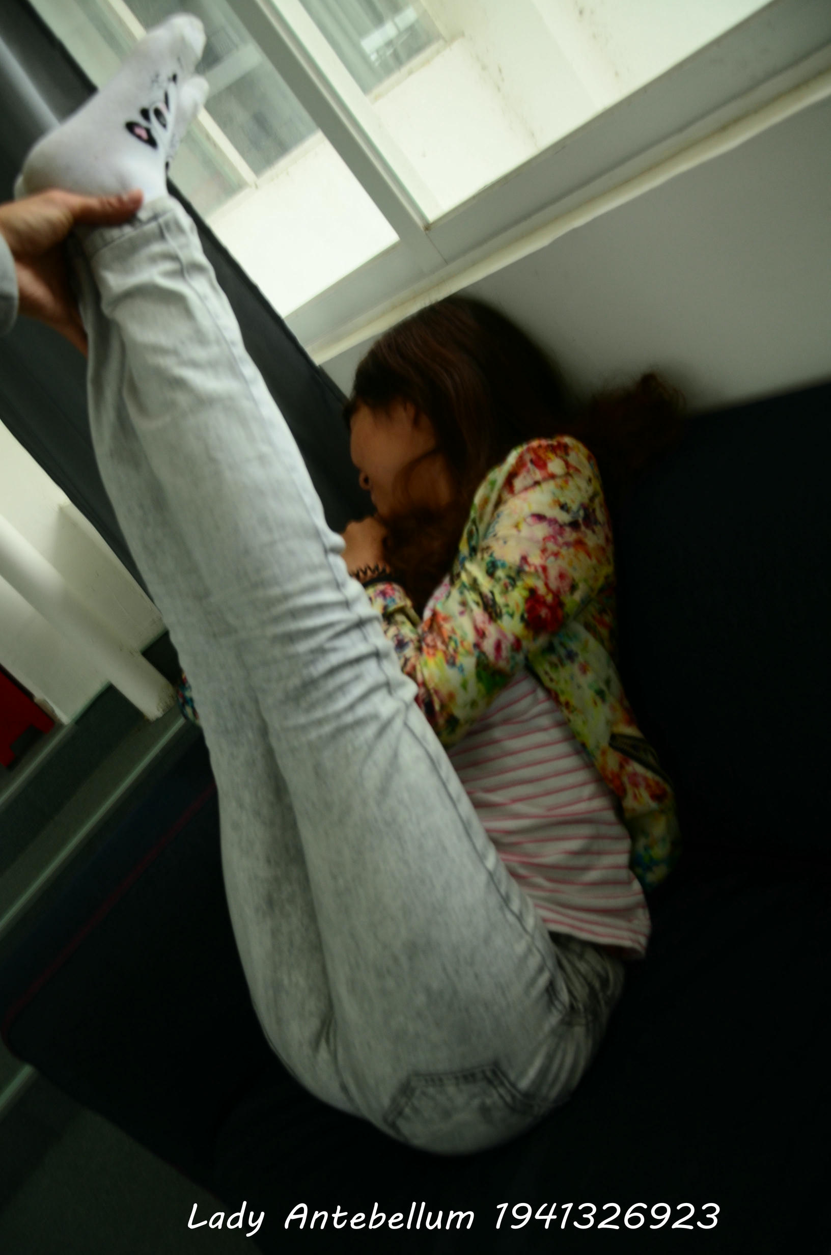 [战前女神] 恋足美腿棉袜女神级摄影套图 010 [87P-105MB]_第5集